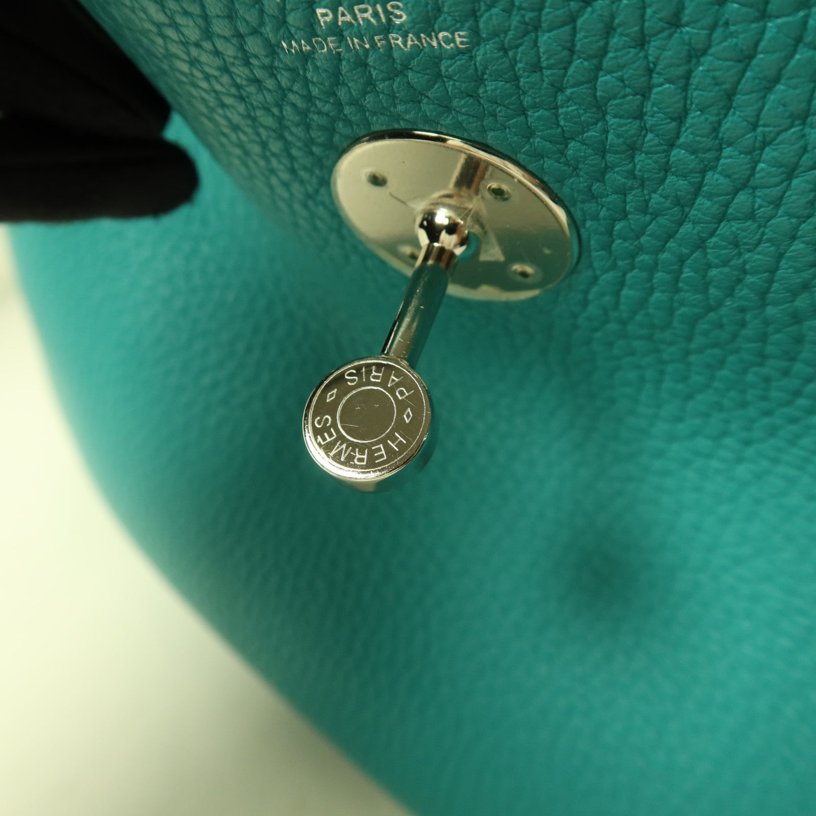 HERMES Clemence皮革Lindy 26銀扣手挽肩背兩用袋Bleu Paon