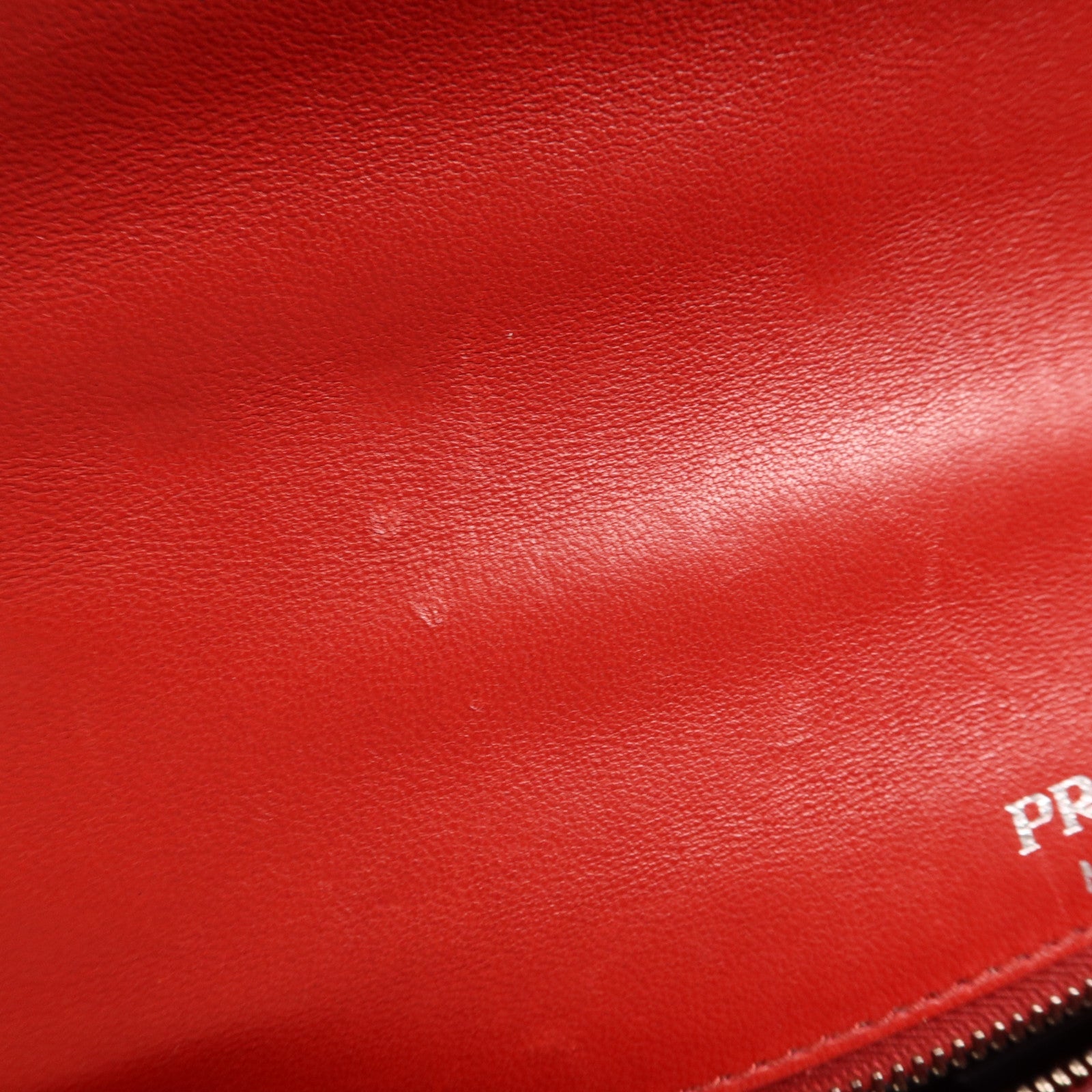 PRADA 牛皮皮革Chain Shoulder銀扣肩背袋