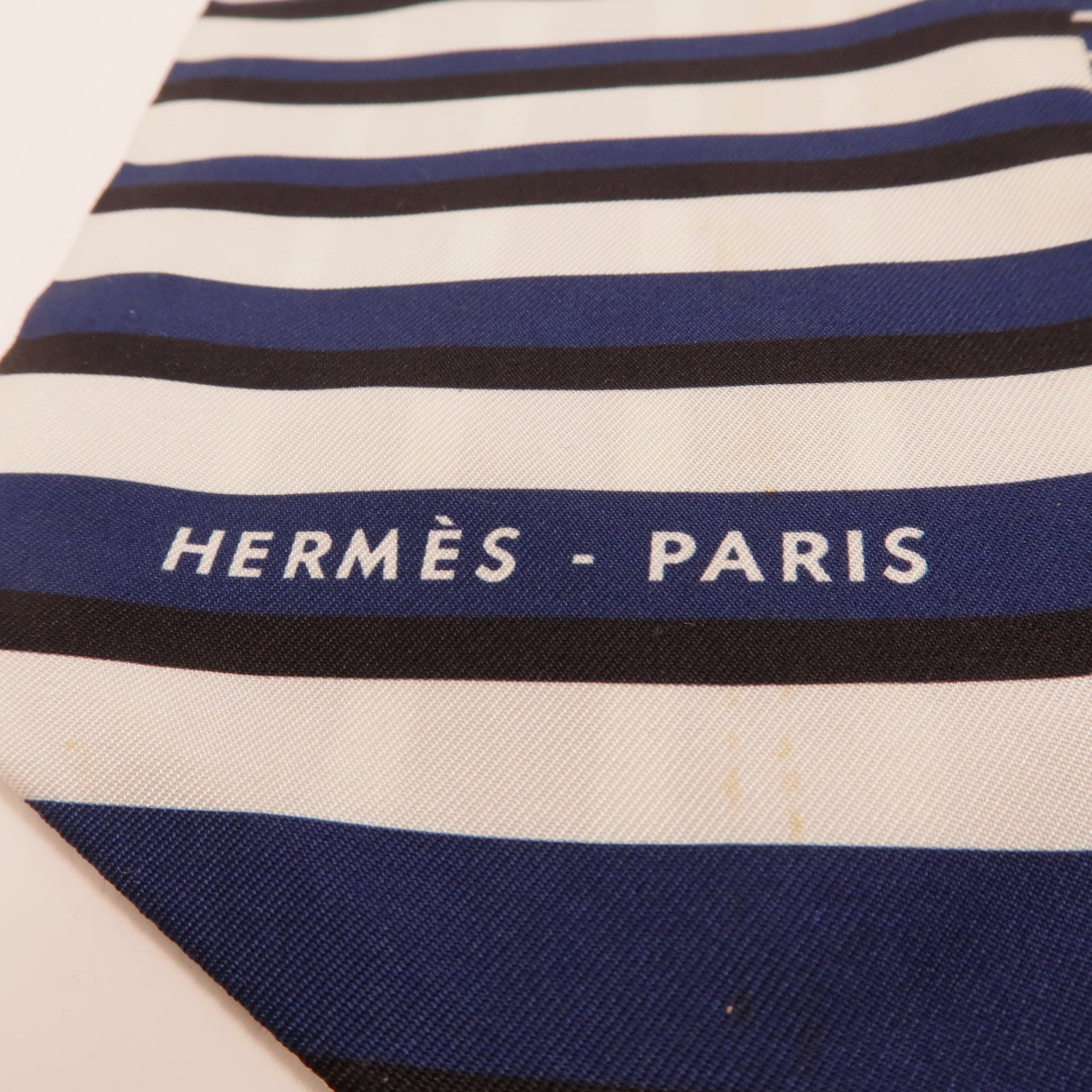 HERMES 絲質Maxi Twilly絲巾