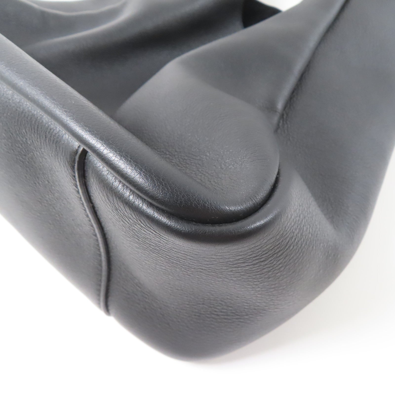 SAINT LAURENT 牛皮皮革Hobo Bag金扣肩背袋黑色