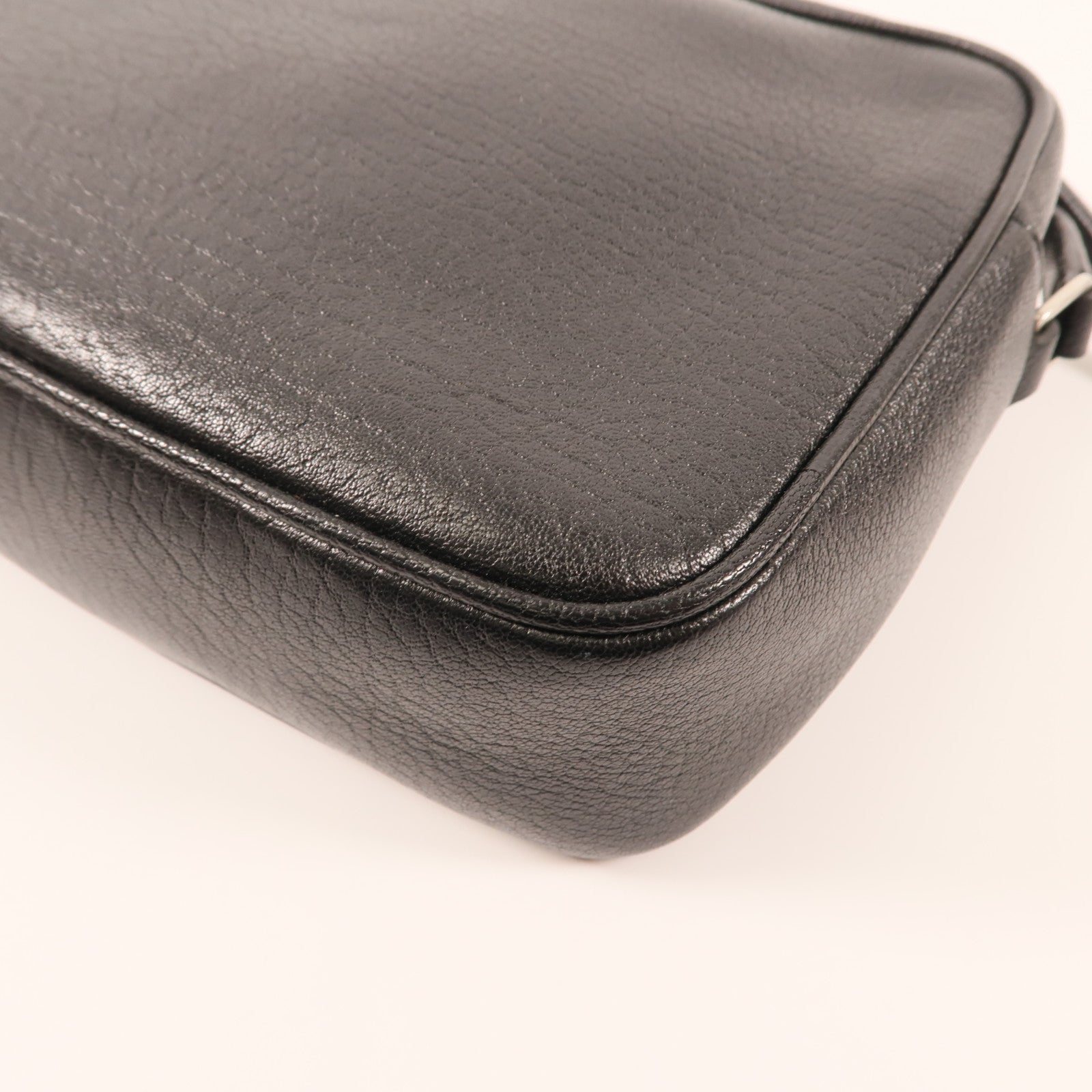 SAINT LAURENT 牛皮皮革Lou Camera Bag銀扣肩背袋