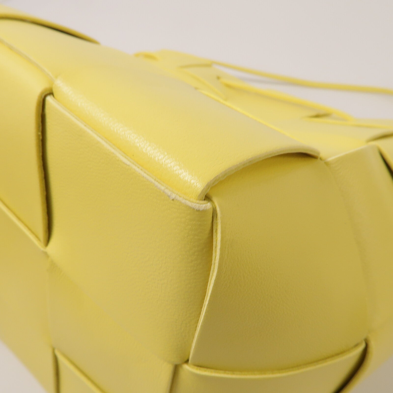 BOTTEGA VENETA 羊皮皮革Cassette Bucket肩背袋