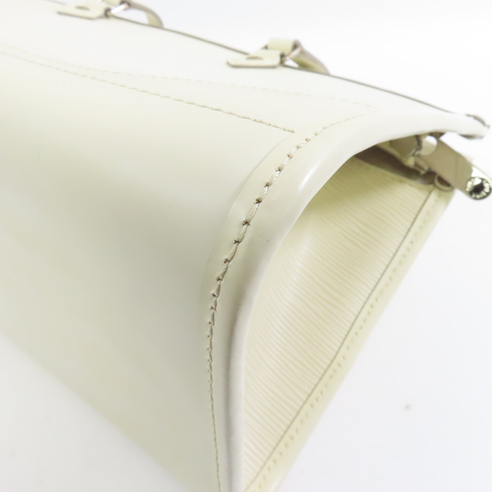 LOUIS VUITTON Epi Madeleine PM金扣肩背袋白色