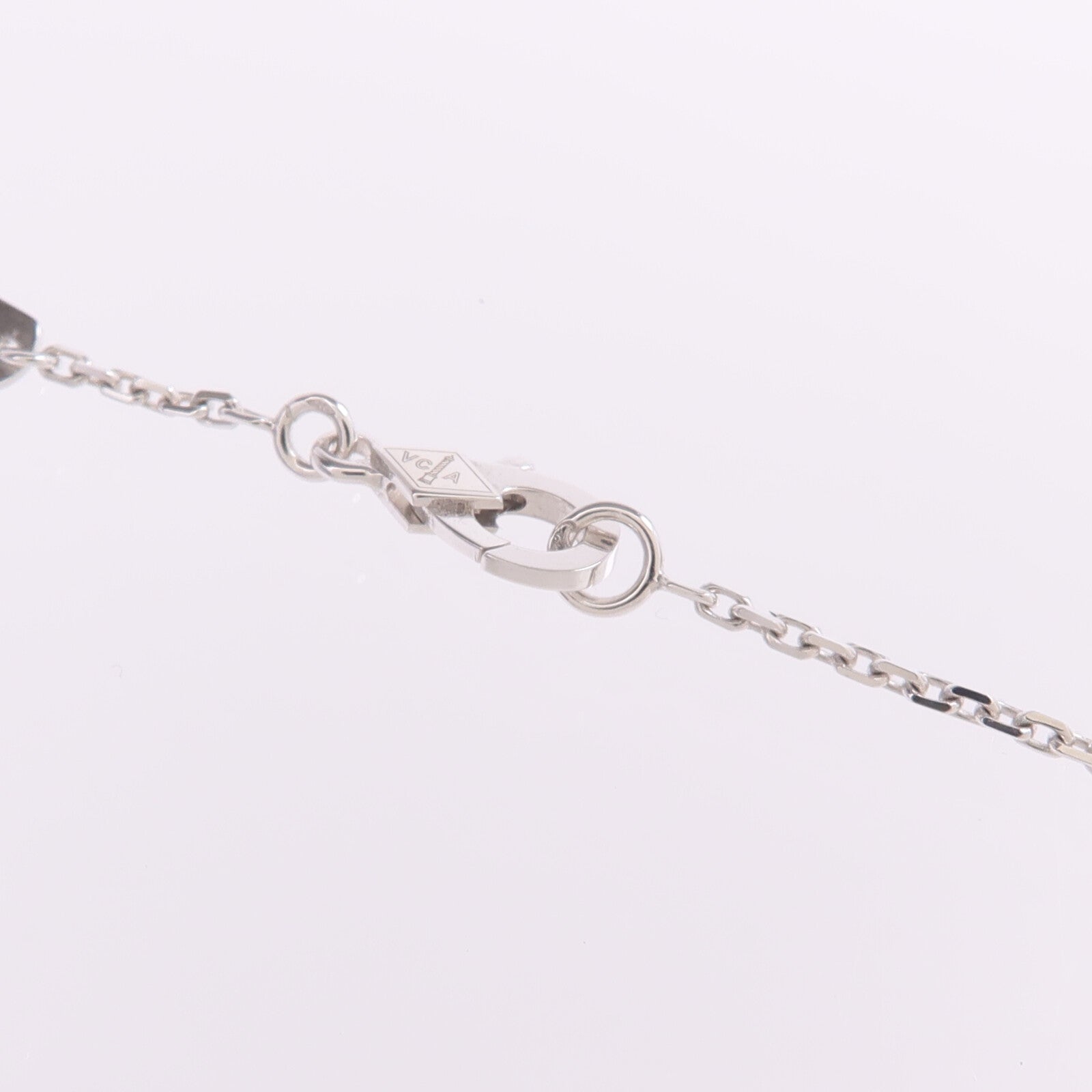 Van Cleef & Arpels 18K白金Vintage Alhambra Pendant鑽石項鍊