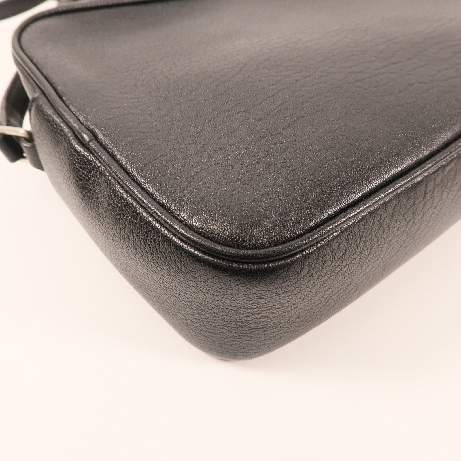 SAINT LAURENT 牛皮皮革Lou Camera Bag銀扣肩背袋