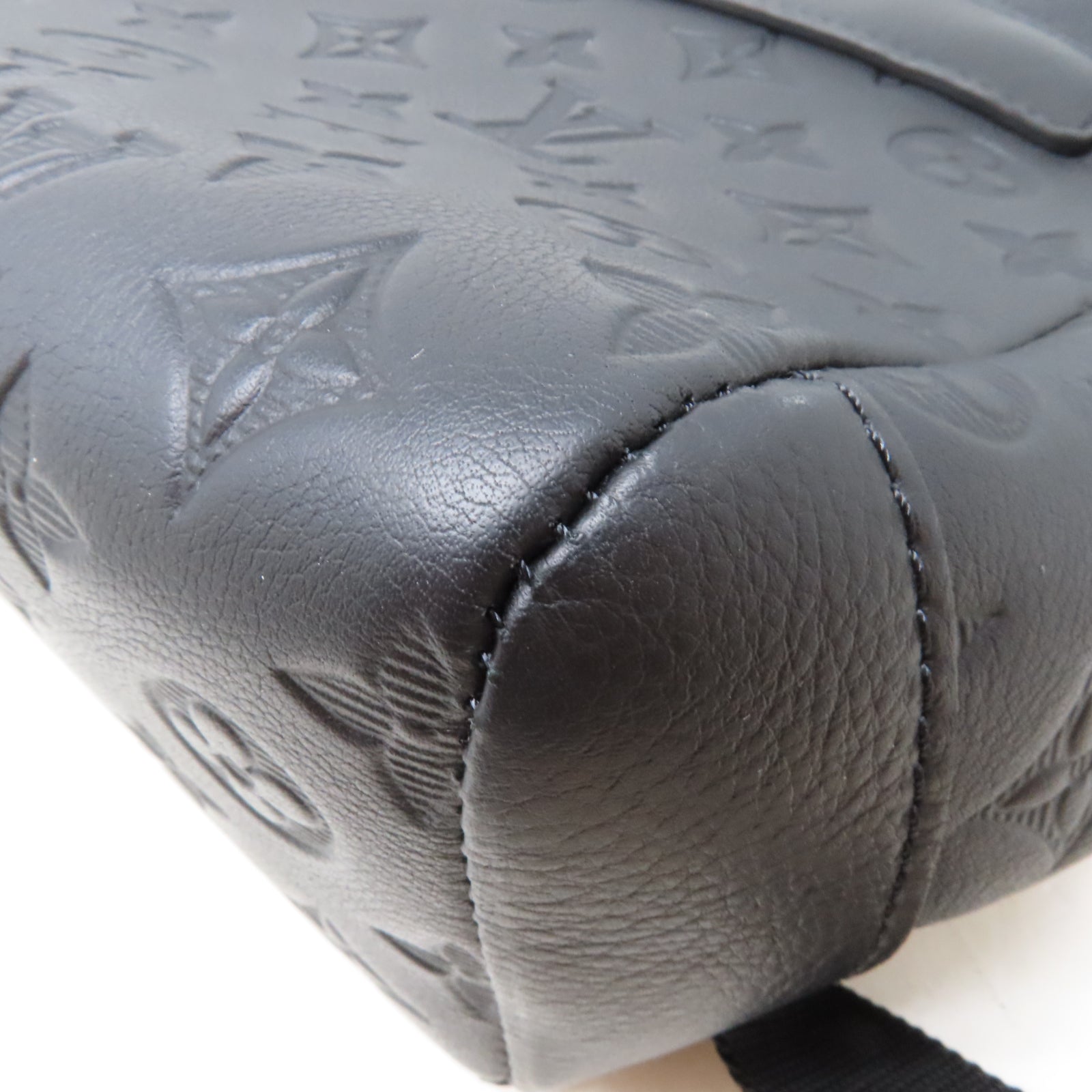 LOUIS VUITTON Monogram Shadow Messenger Voyager 肩背袋黑色