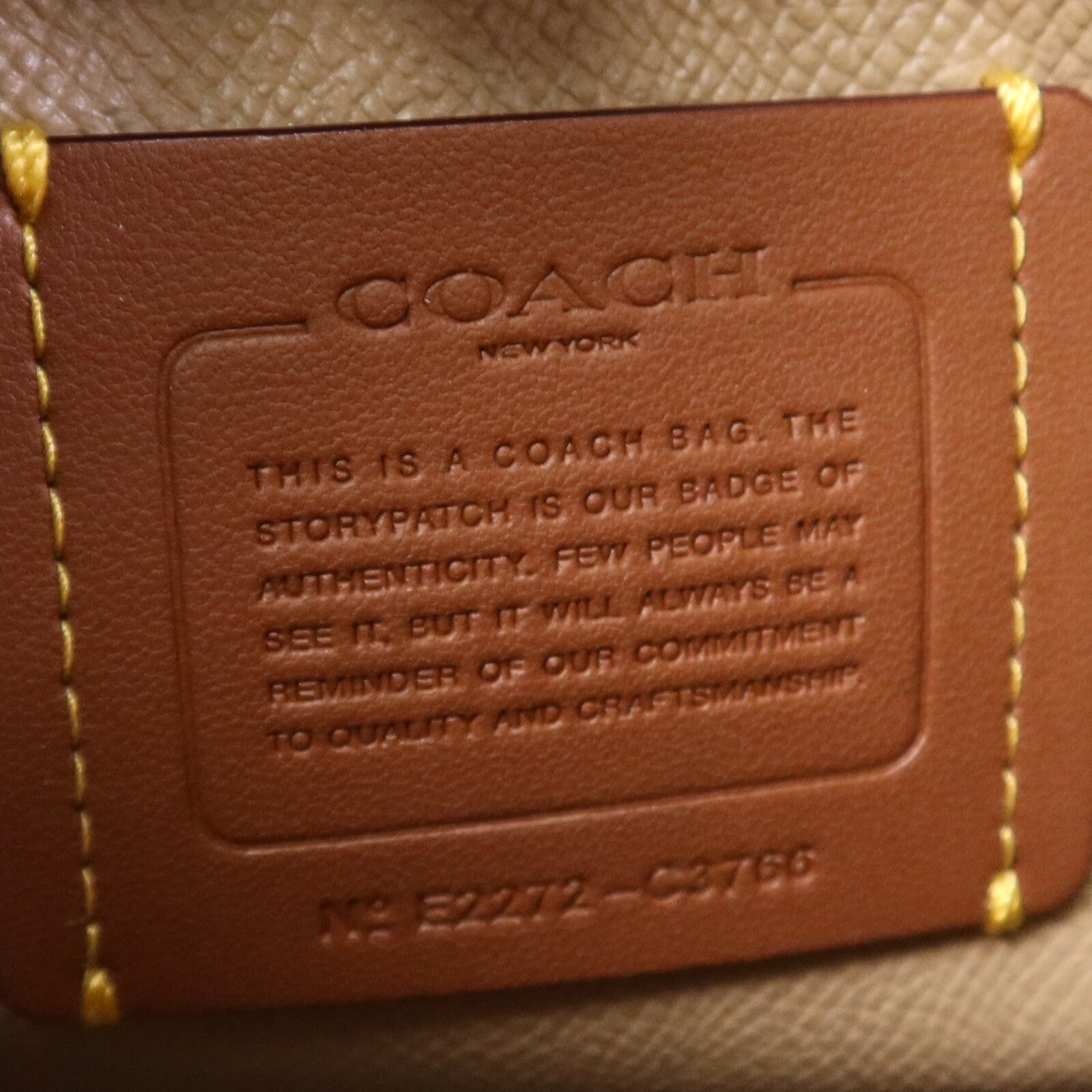 COACH 牛皮皮革Shoulder Bag金扣肩背袋