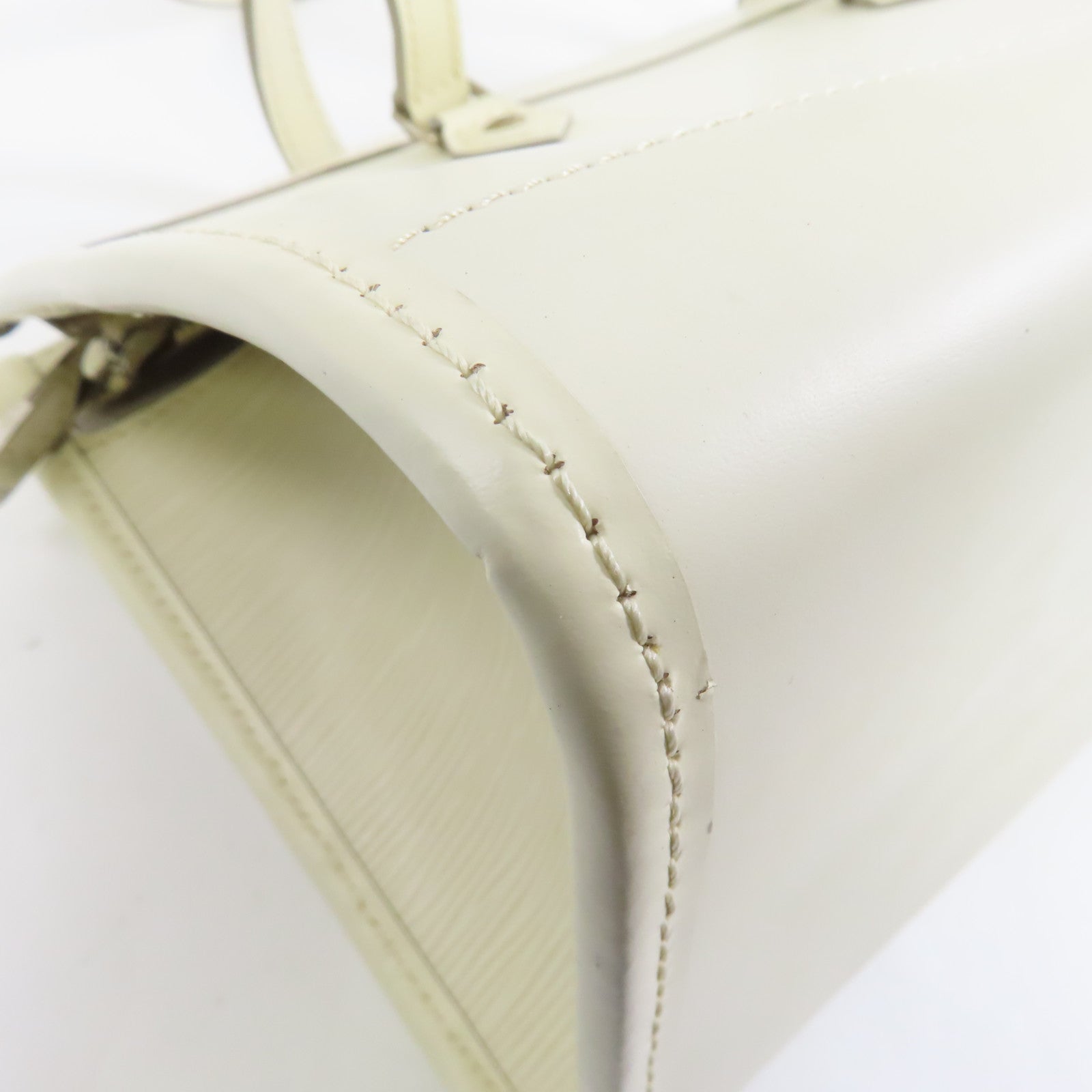 LOUIS VUITTON Epi Madeleine PM金扣肩背袋白色