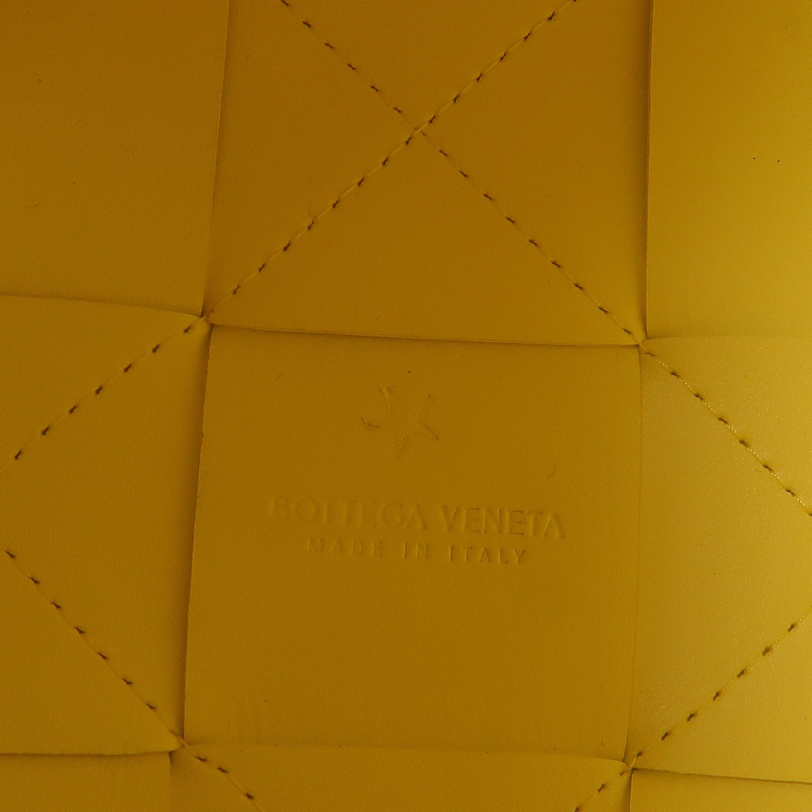 BOTTEGA VENETA 羊皮皮革Cassette Bucket肩背袋