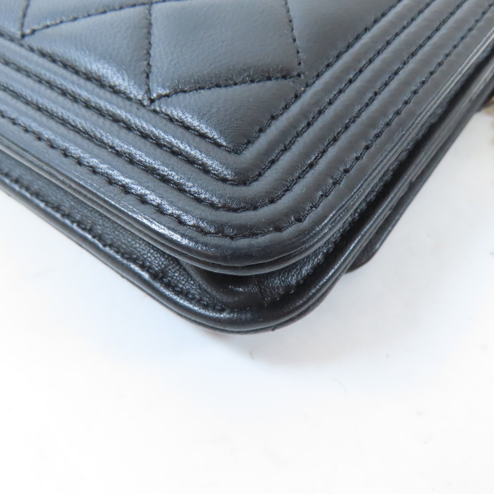 CHANEL 菱格牛皮皮革Chanel Boy Wallet On Chain鏈帶肩背袋黑色