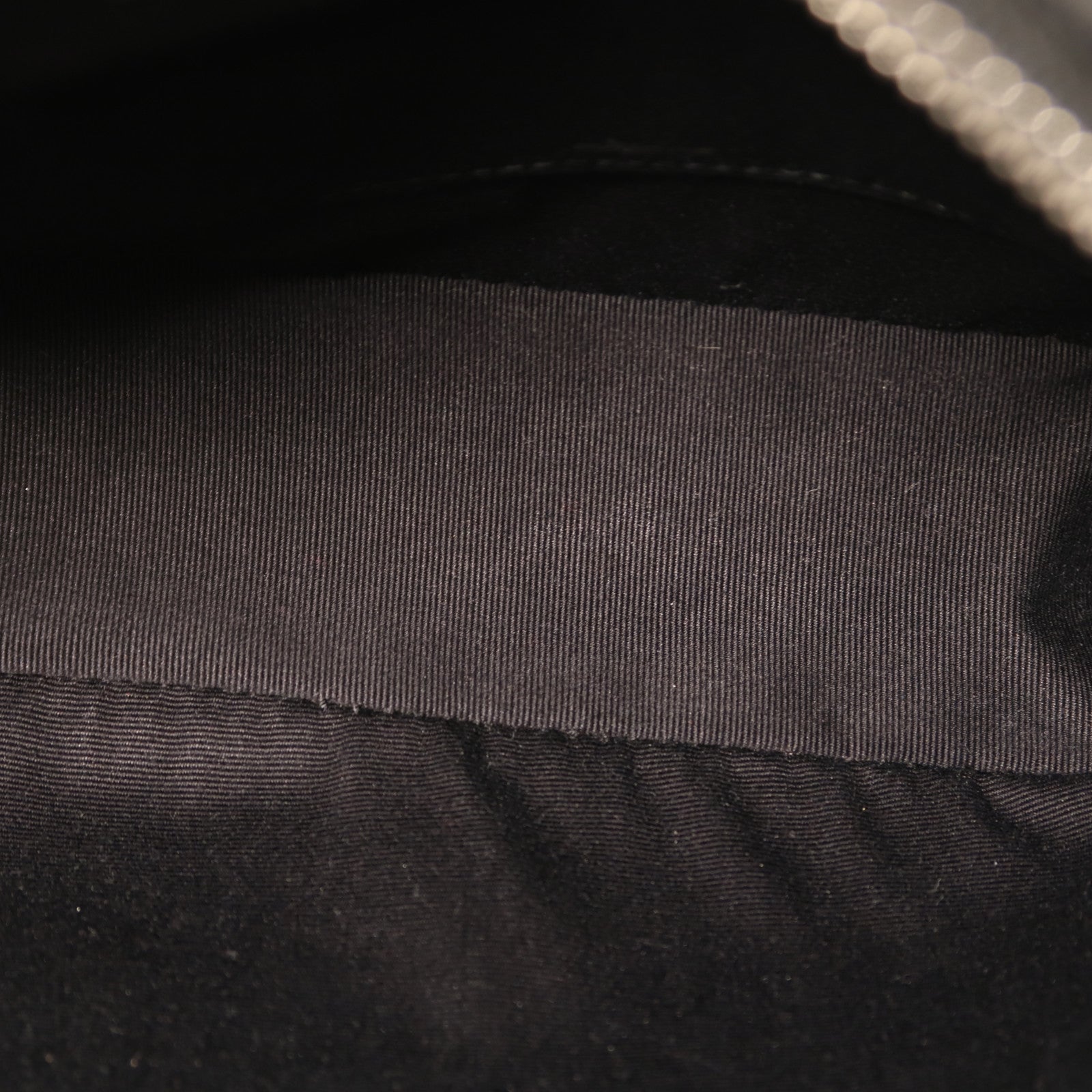 SAINT LAURENT 牛皮皮革Lou Camera Bag銀扣肩背袋