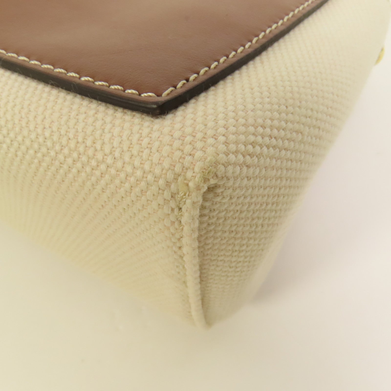 BURBERRY 帆布Shoulder Bag金扣肩背袋