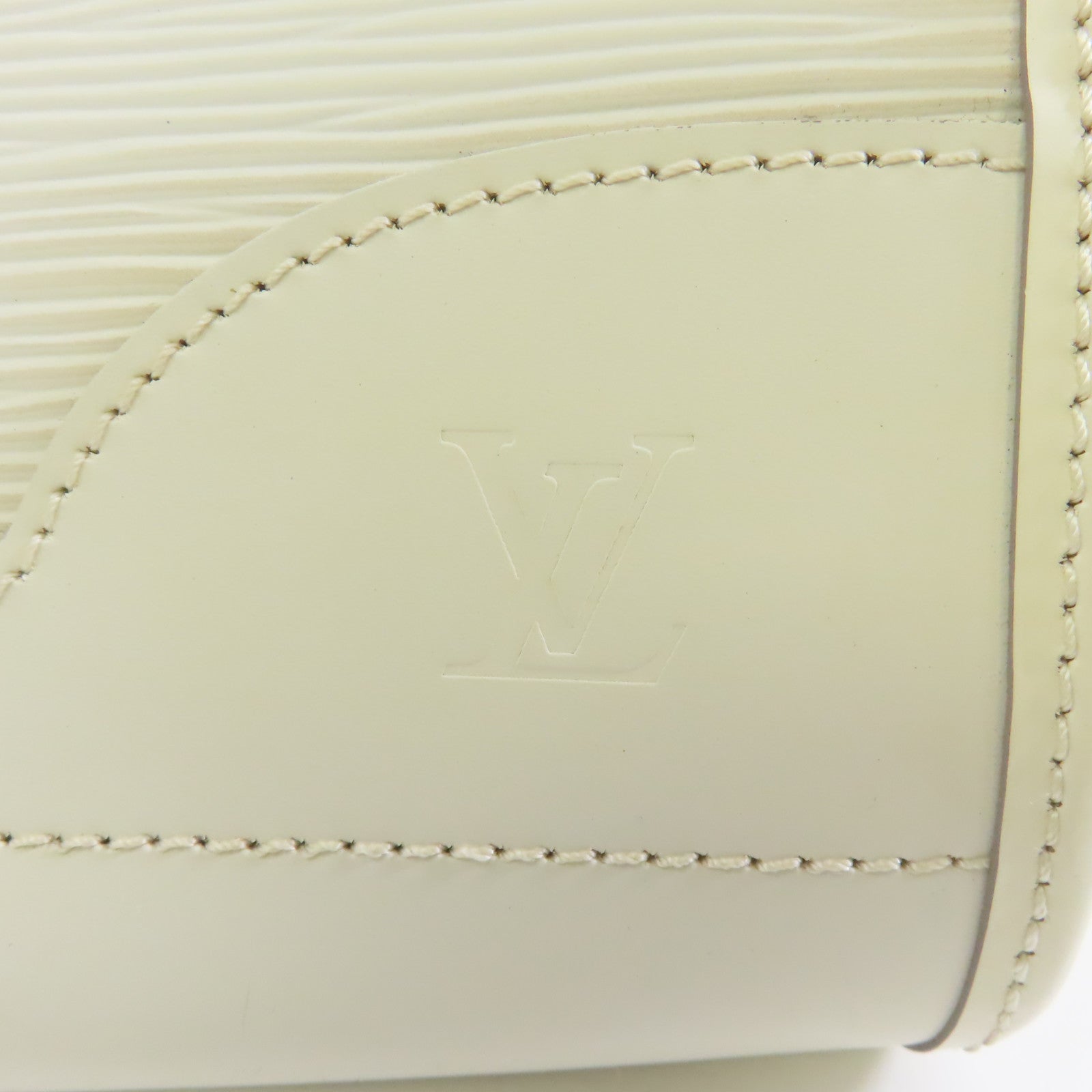 LOUIS VUITTON Epi Madeleine PM金扣肩背袋白色