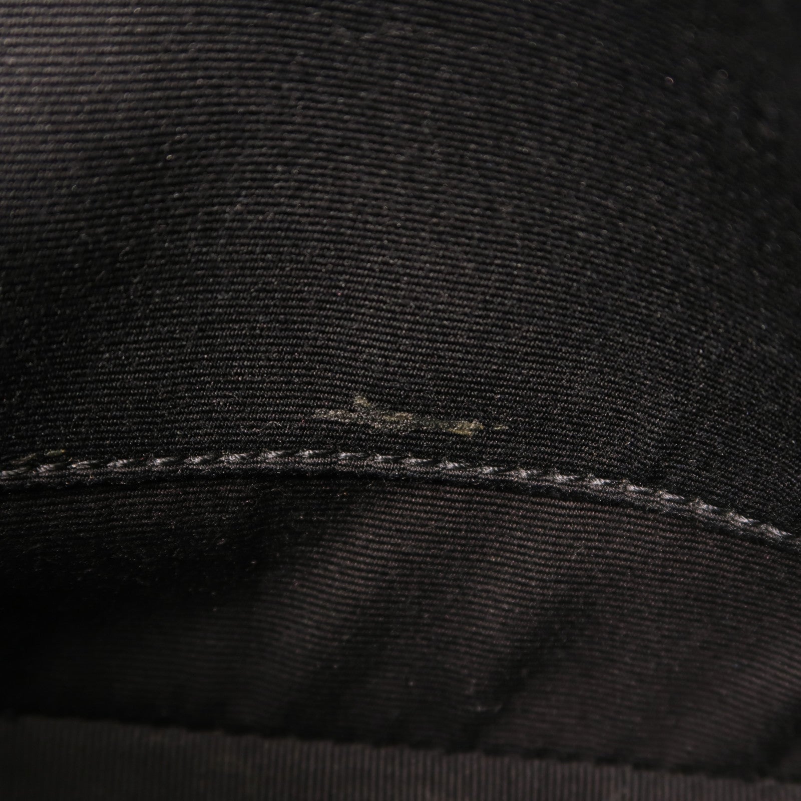 SAINT LAURENT 牛皮皮革Lou Camera Bag銀扣肩背袋