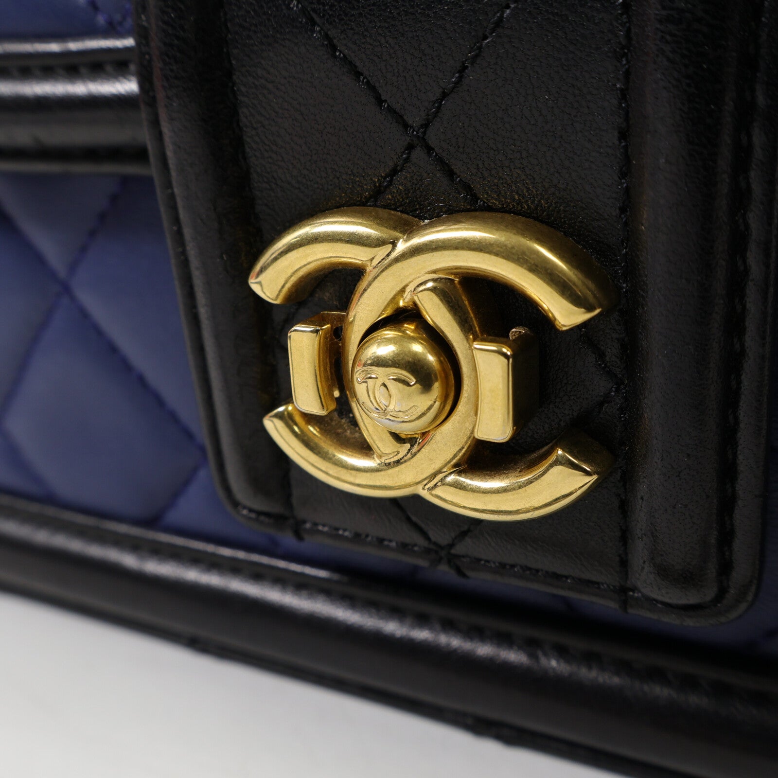 CHANEL 羊皮皮革Chain Shoulder金扣鏈帶肩背袋