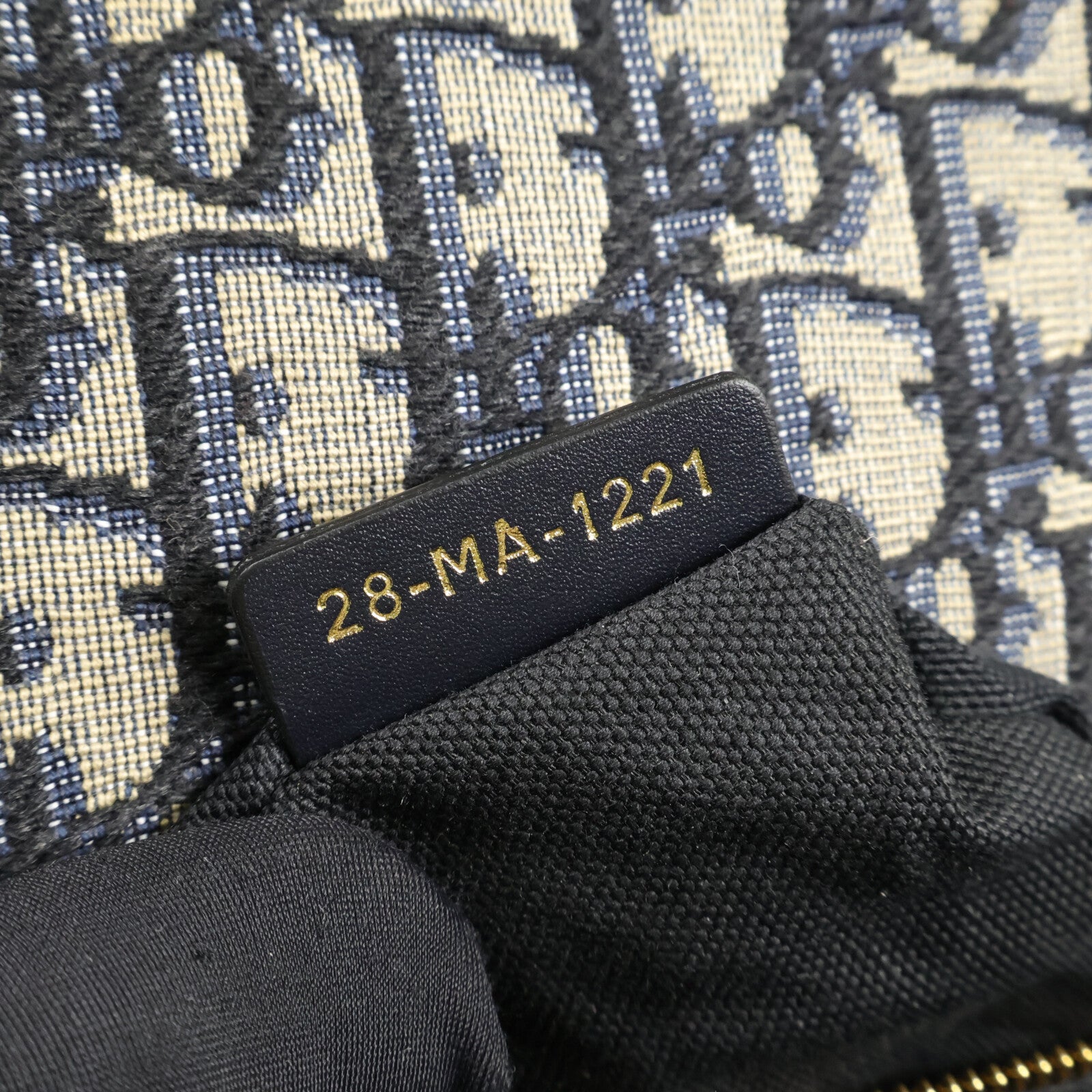 Dior 帆布30 Montaigne肩背袋