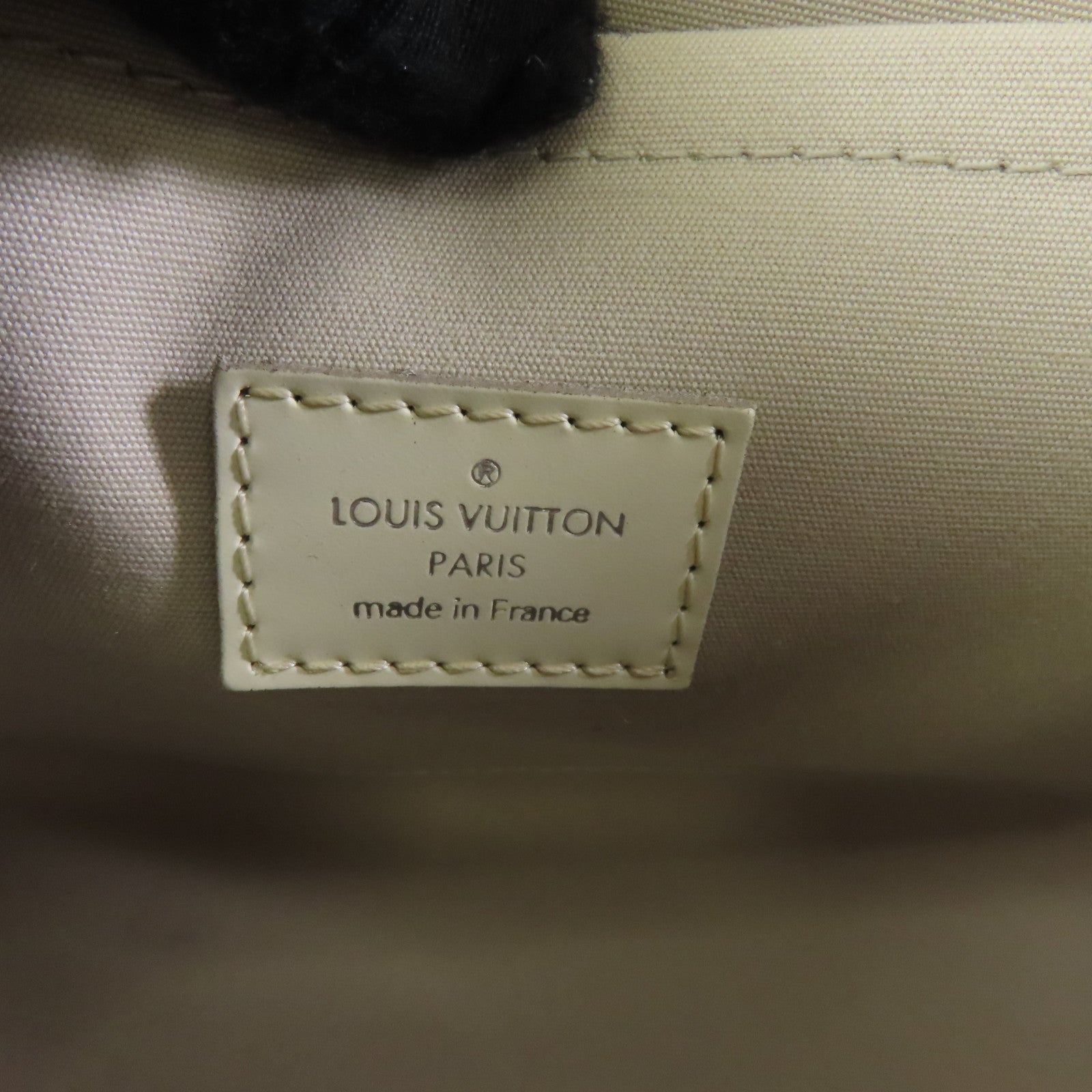 LOUIS VUITTON Epi Madeleine PM金扣肩背袋白色