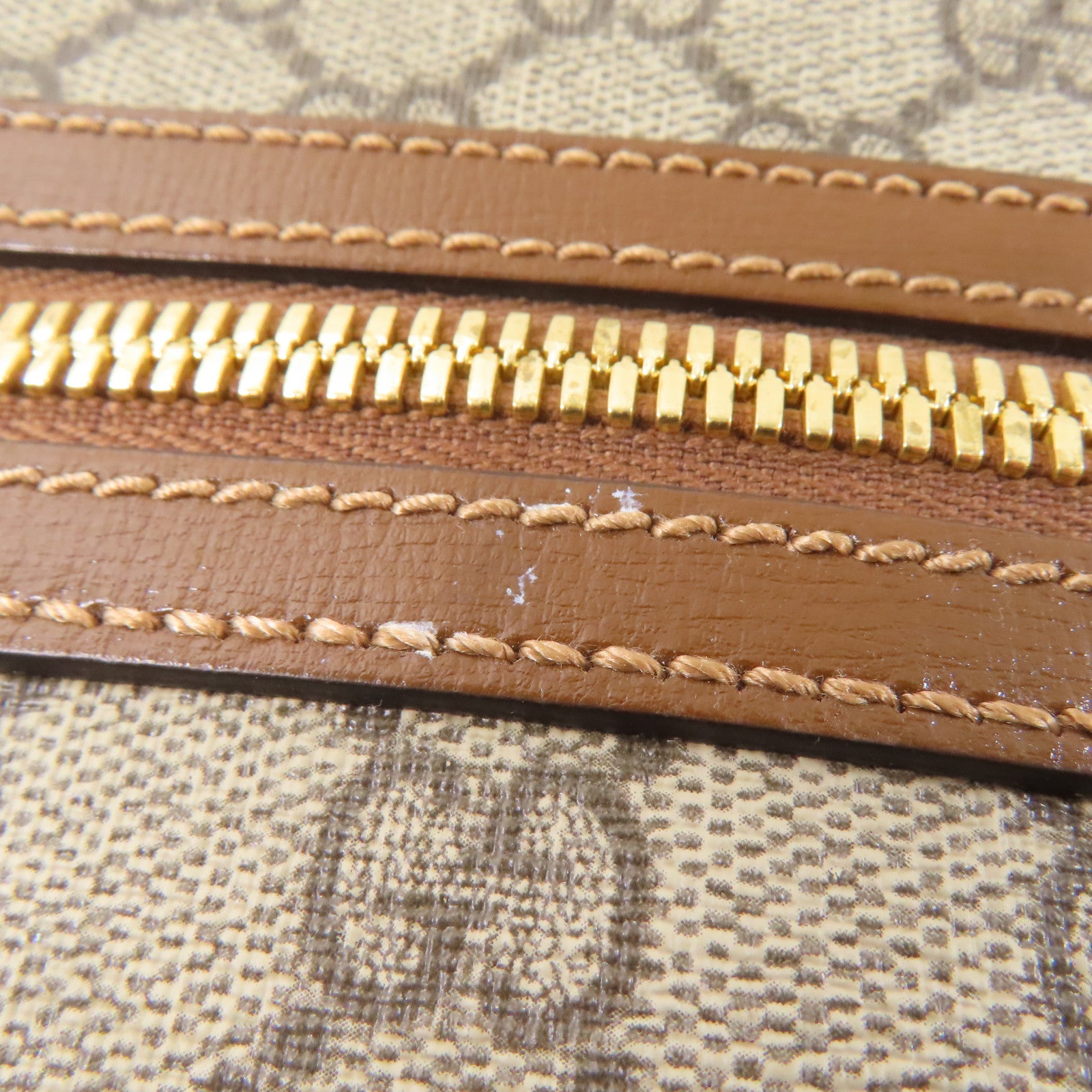 GUCCI 塗層帆布GG Supreme Messenger Bag金扣肩背袋啡色