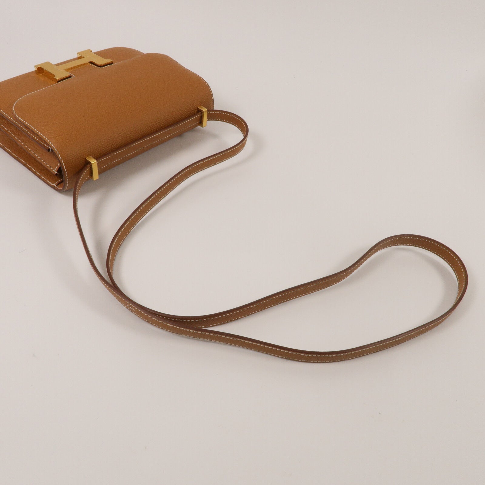 HERMES Epsom皮革Constance Mini肩背袋Gold