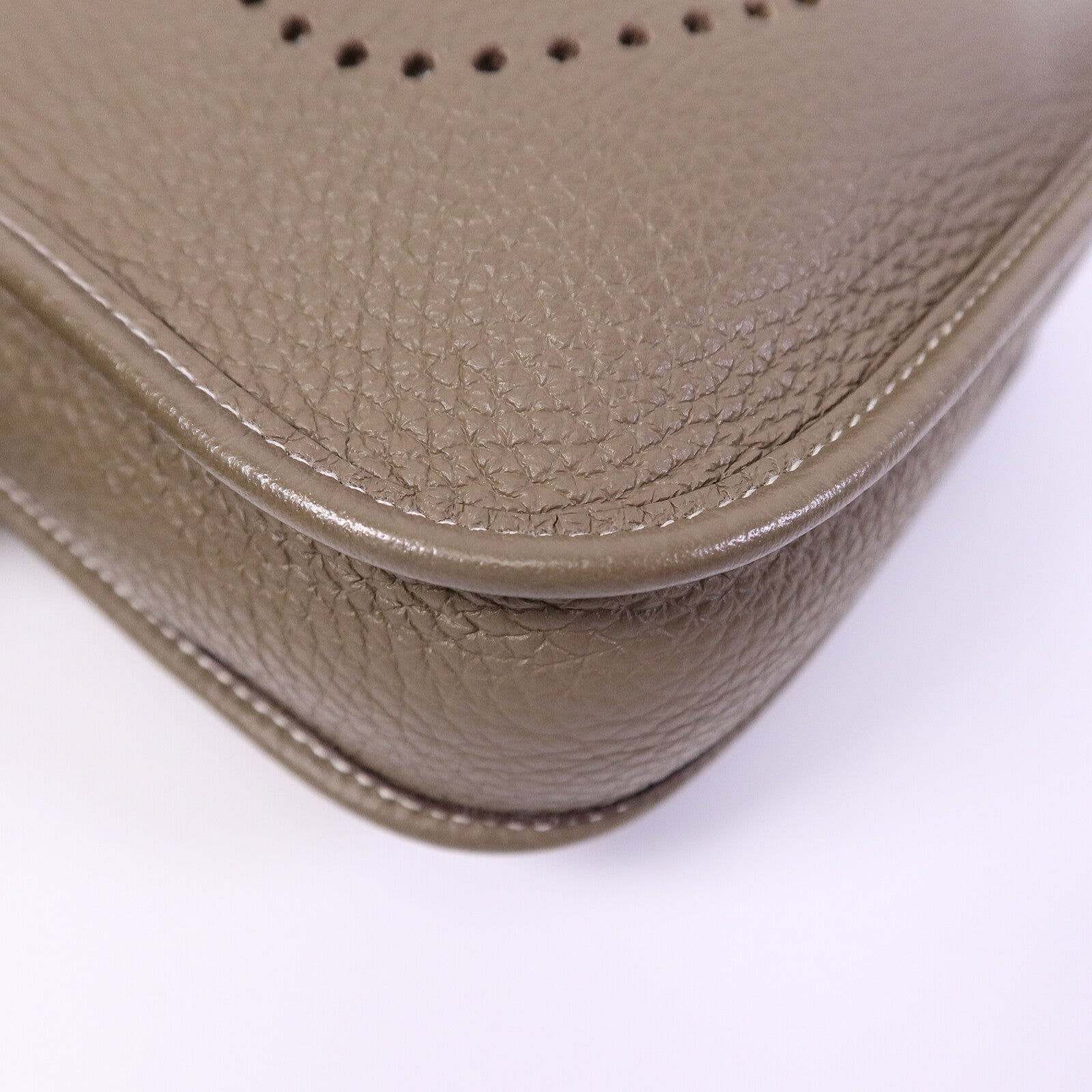 HERMES Clemence皮革Evelyne TPM肩背袋Etoupe/Blue Indigo