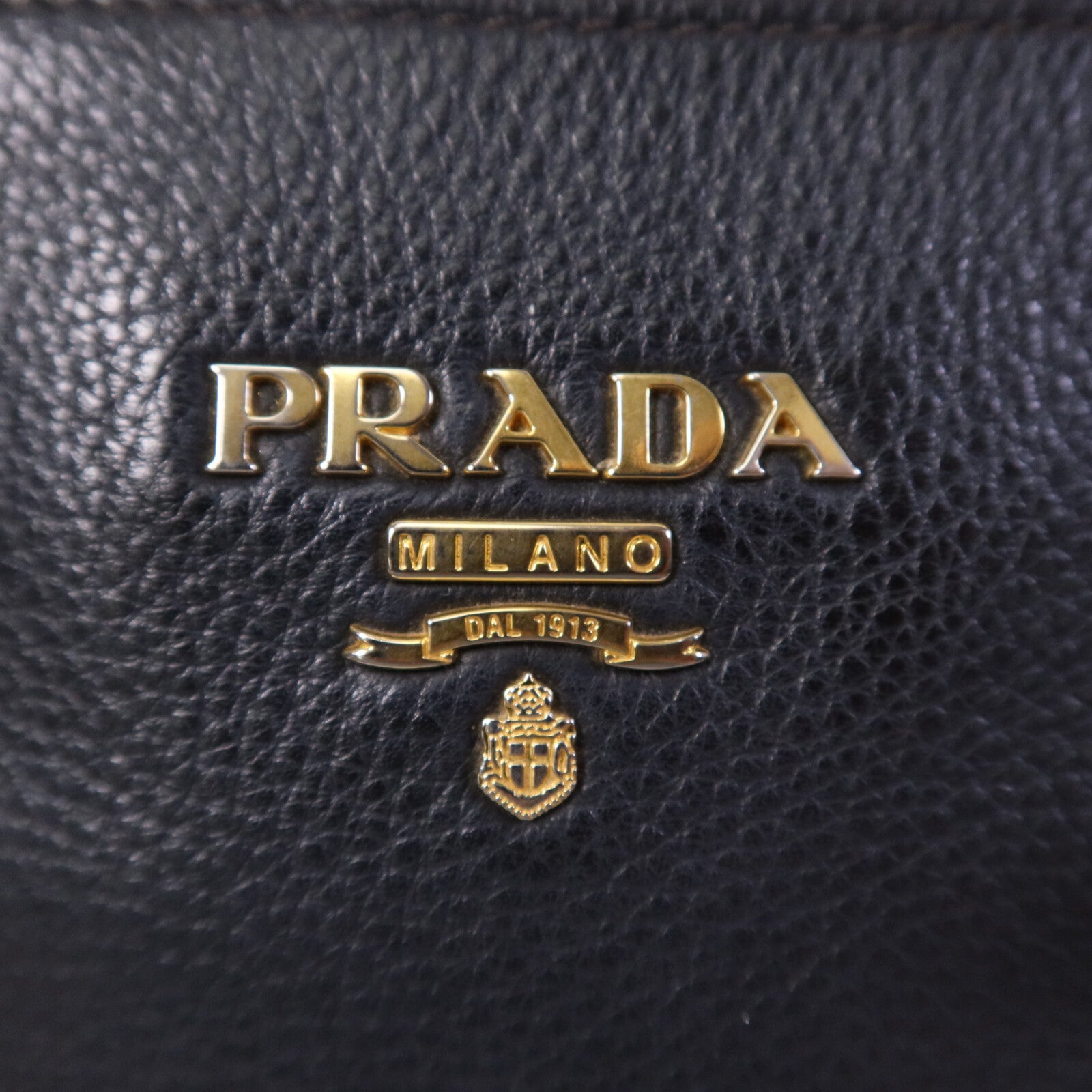 PRADA 牛皮皮革Shoulder Bag金扣肩背袋