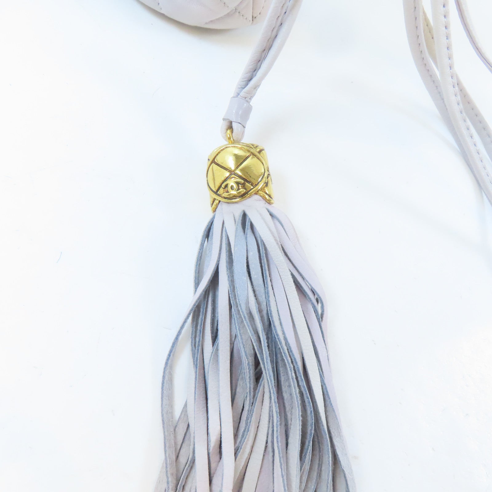 CHANEL 【激減優惠】菱格羊皮皮革Vintage Bucket Bag金扣肩背袋灰色