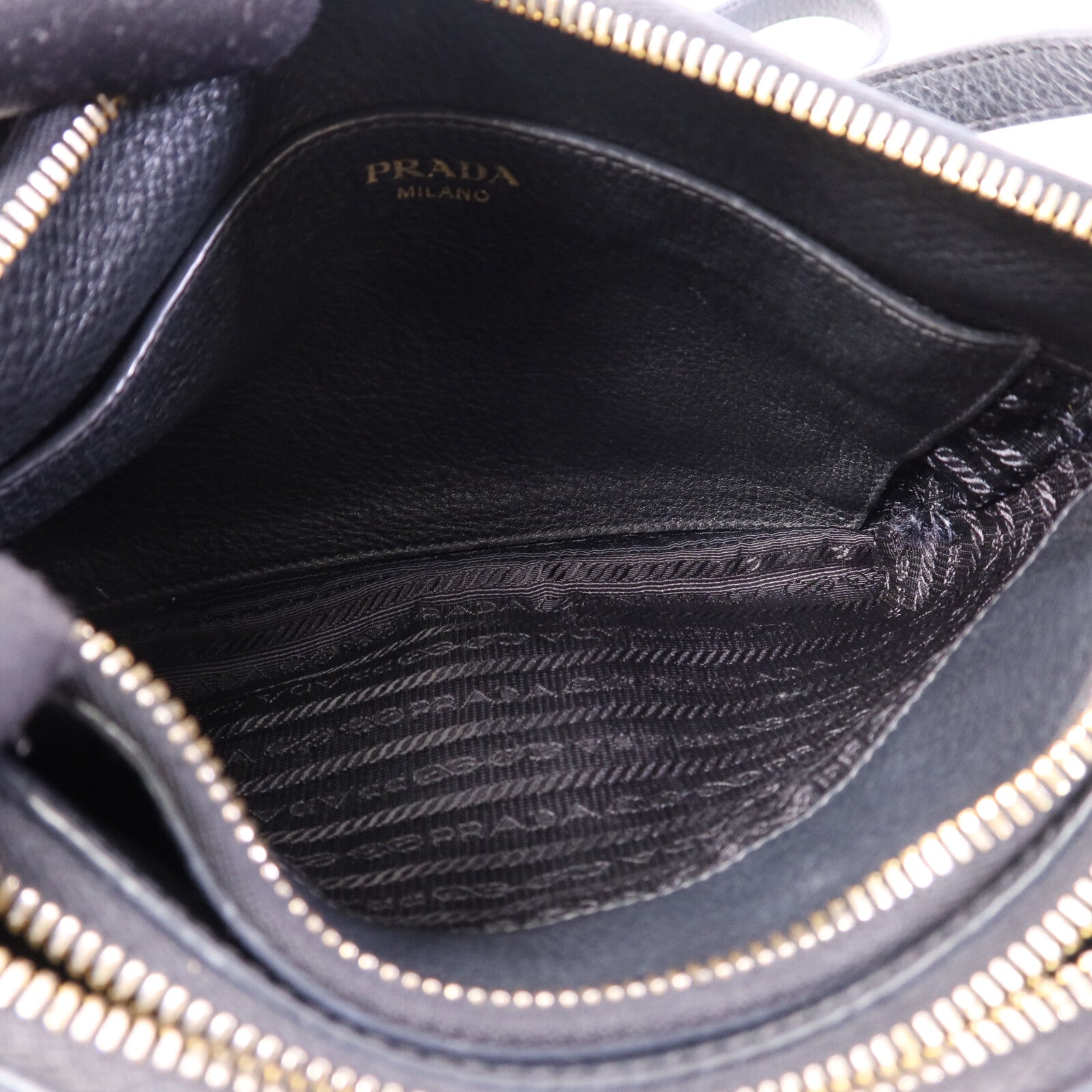 PRADA 牛皮皮革Shoulder Bag金扣肩背袋