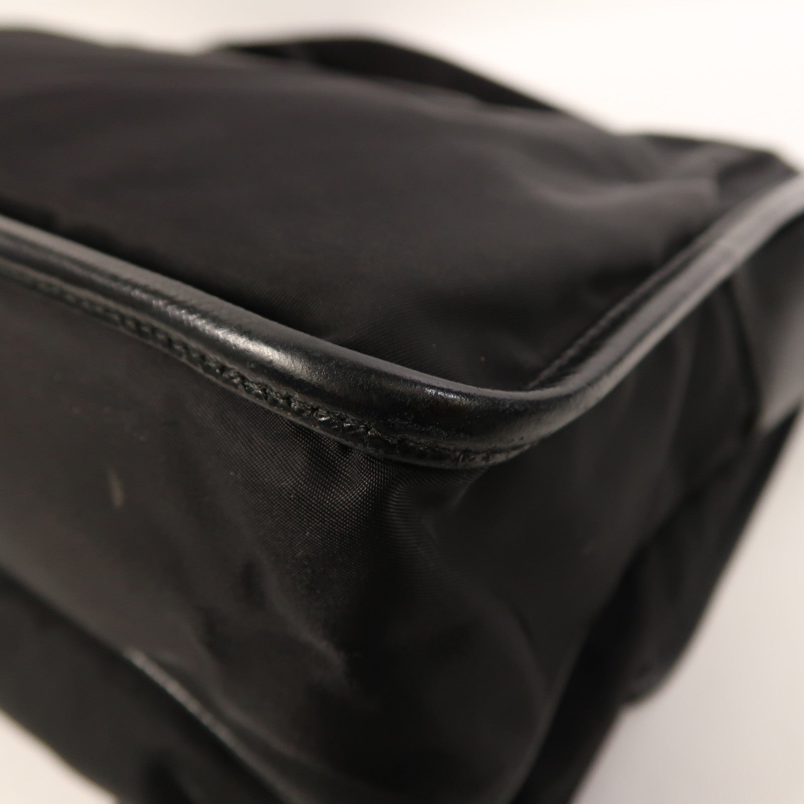 PRADA 尼龍Messenger Bag銀扣肩背袋