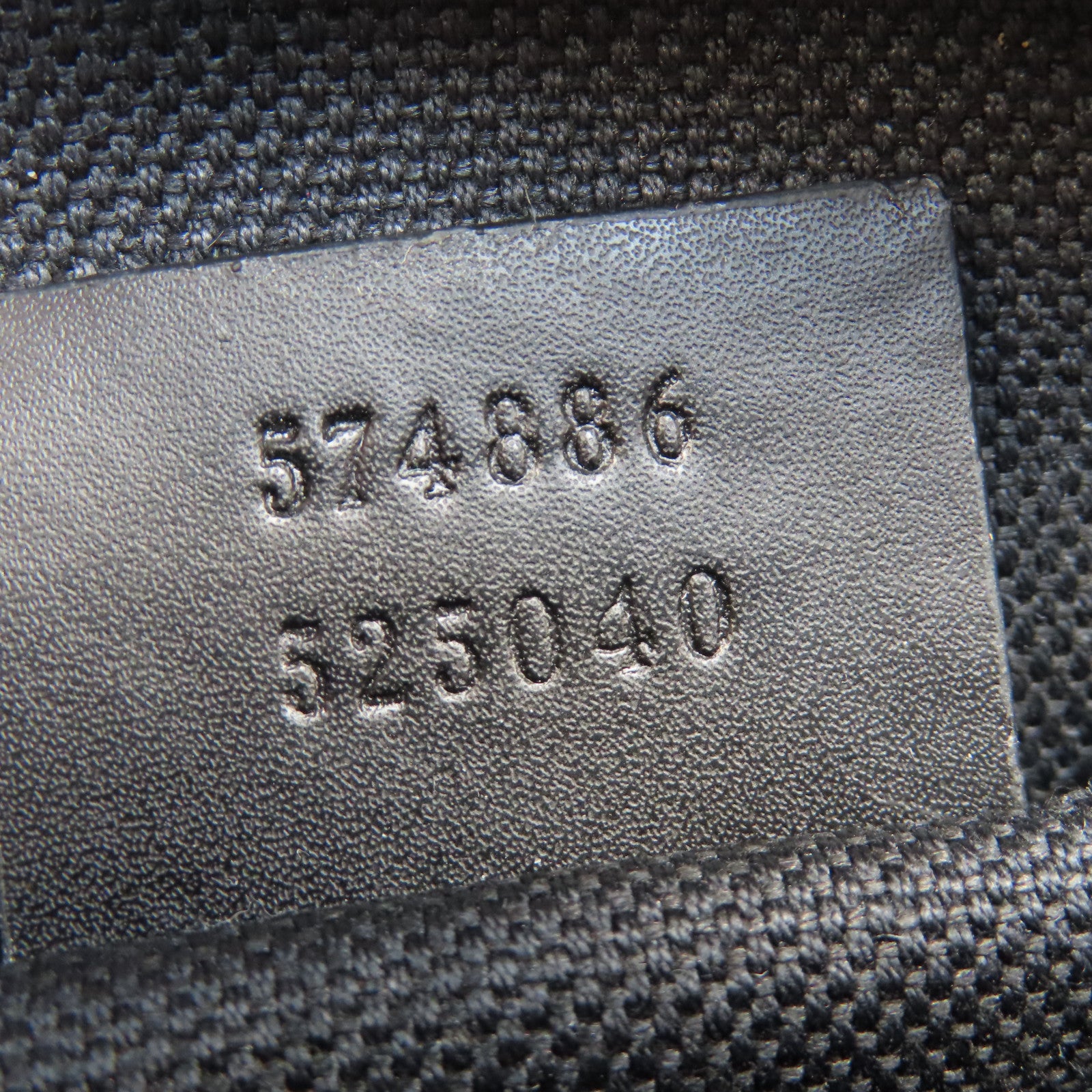 GUCCI 塗層帆布GG Supreme Shoulder Bag銀扣肩背袋黑色