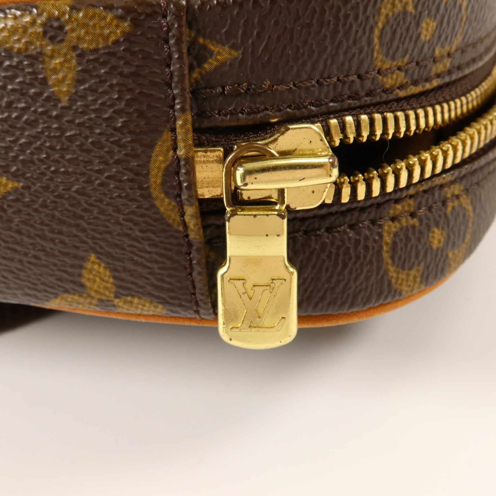 LOUIS VUITTON Monogram Pochette Gange金扣肩背袋