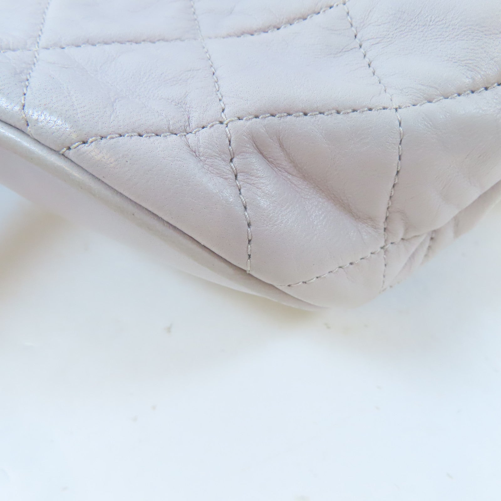 CHANEL 【激減優惠】菱格羊皮皮革Vintage Bucket Bag金扣肩背袋灰色