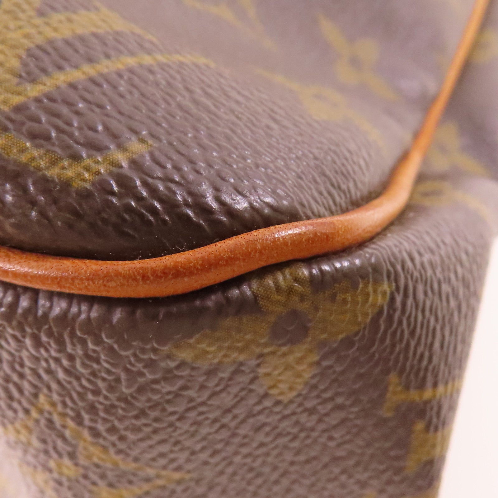 LOUIS VUITTON 【激減優惠】Monogram Batignolles Horizontal金扣肩背袋