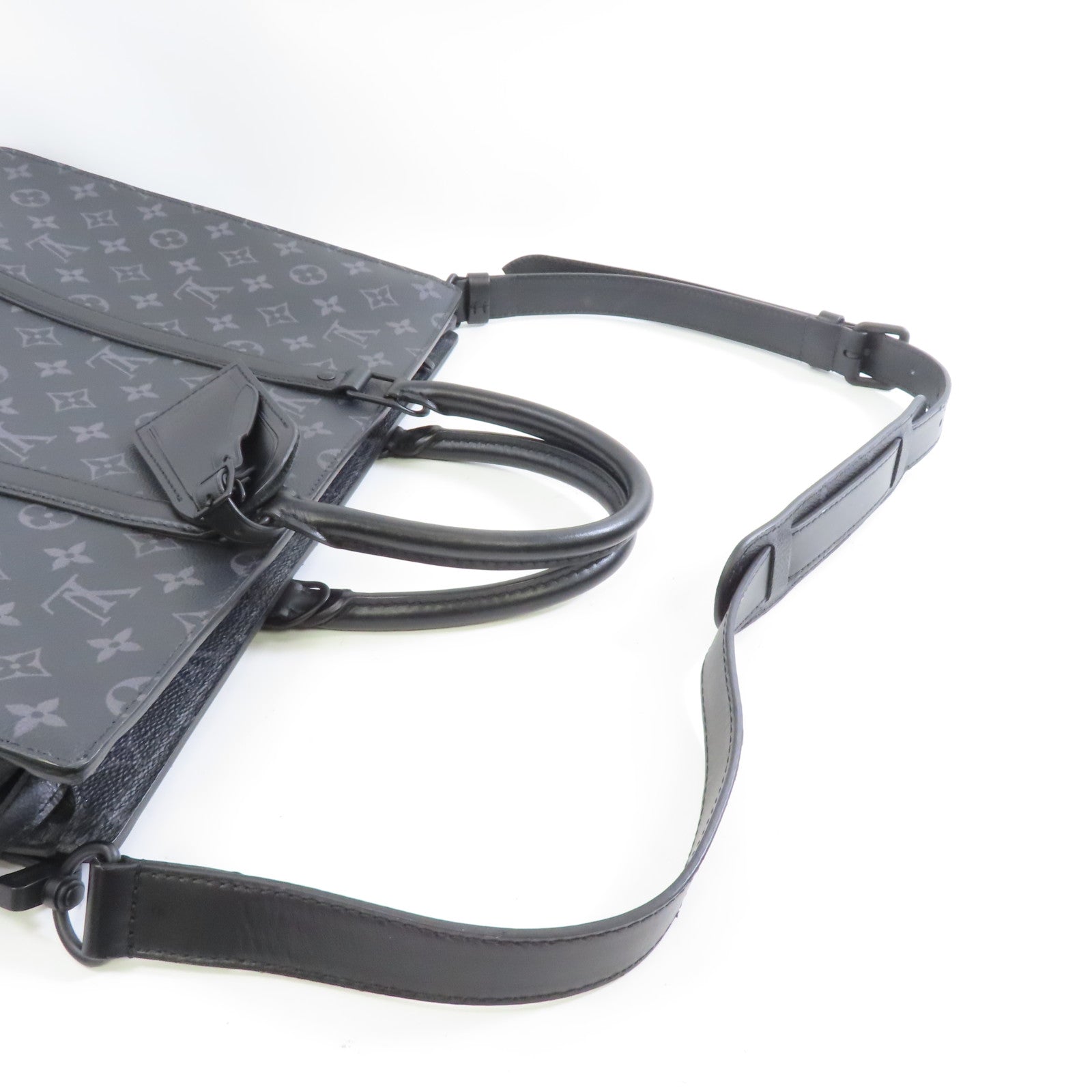 LOUIS VUITTON Monogram Eclipse Sac Plat銀扣手挽肩背兩用袋黑色