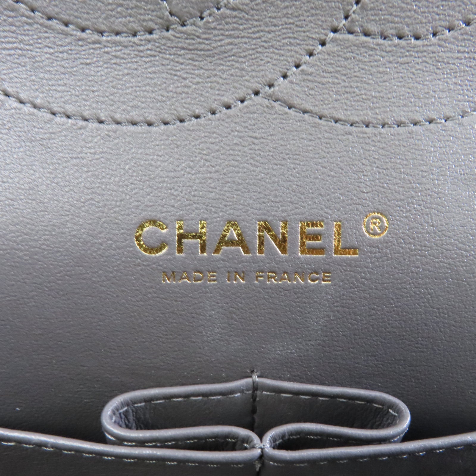 CHANEL 菱格羊皮皮革Classic金扣鏈帶肩背袋灰色