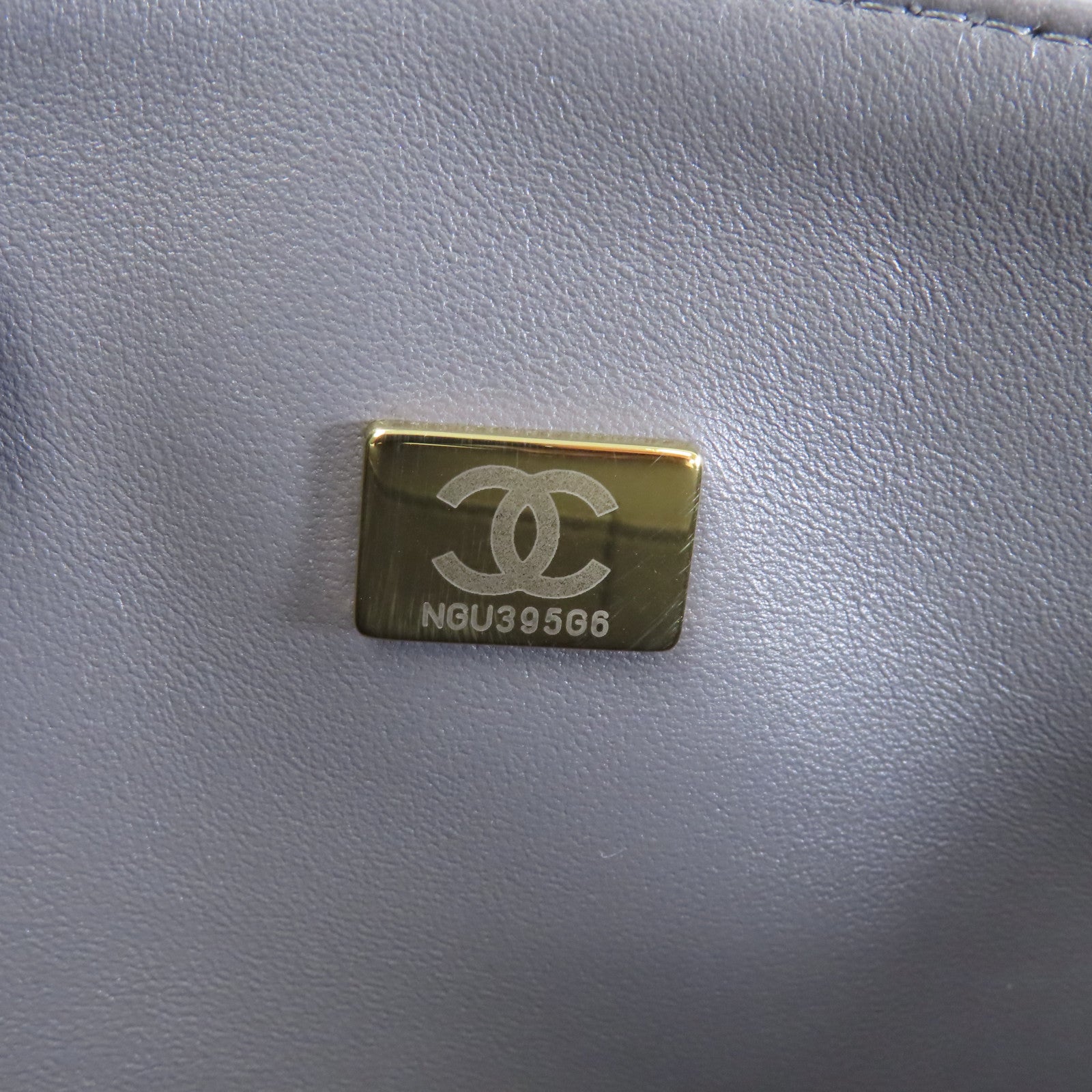 CHANEL 菱格羊皮皮革Classic金扣鏈帶肩背袋灰色