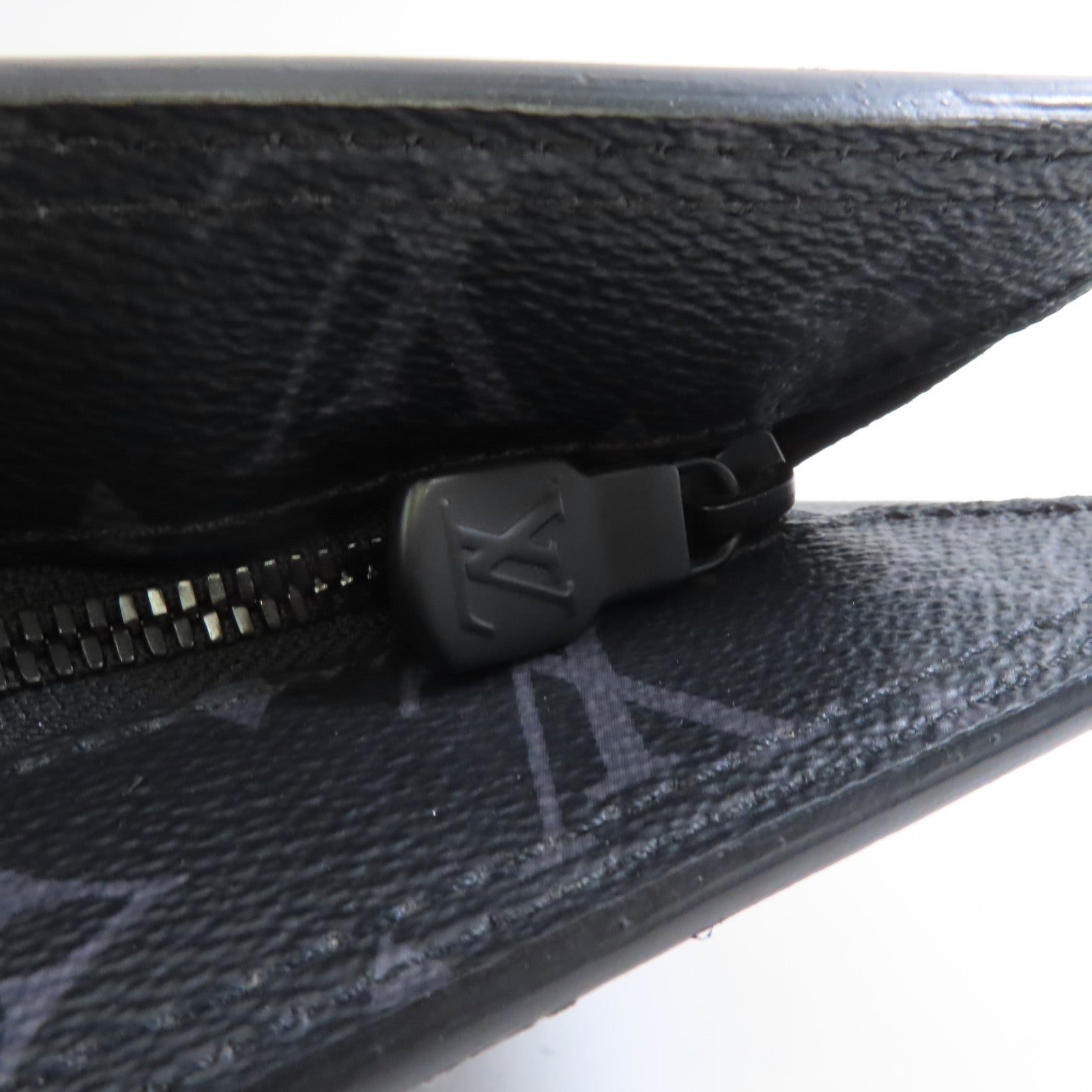 LOUIS VUITTON Monogram Eclipse Sac Plat銀扣手挽肩背兩用袋黑色