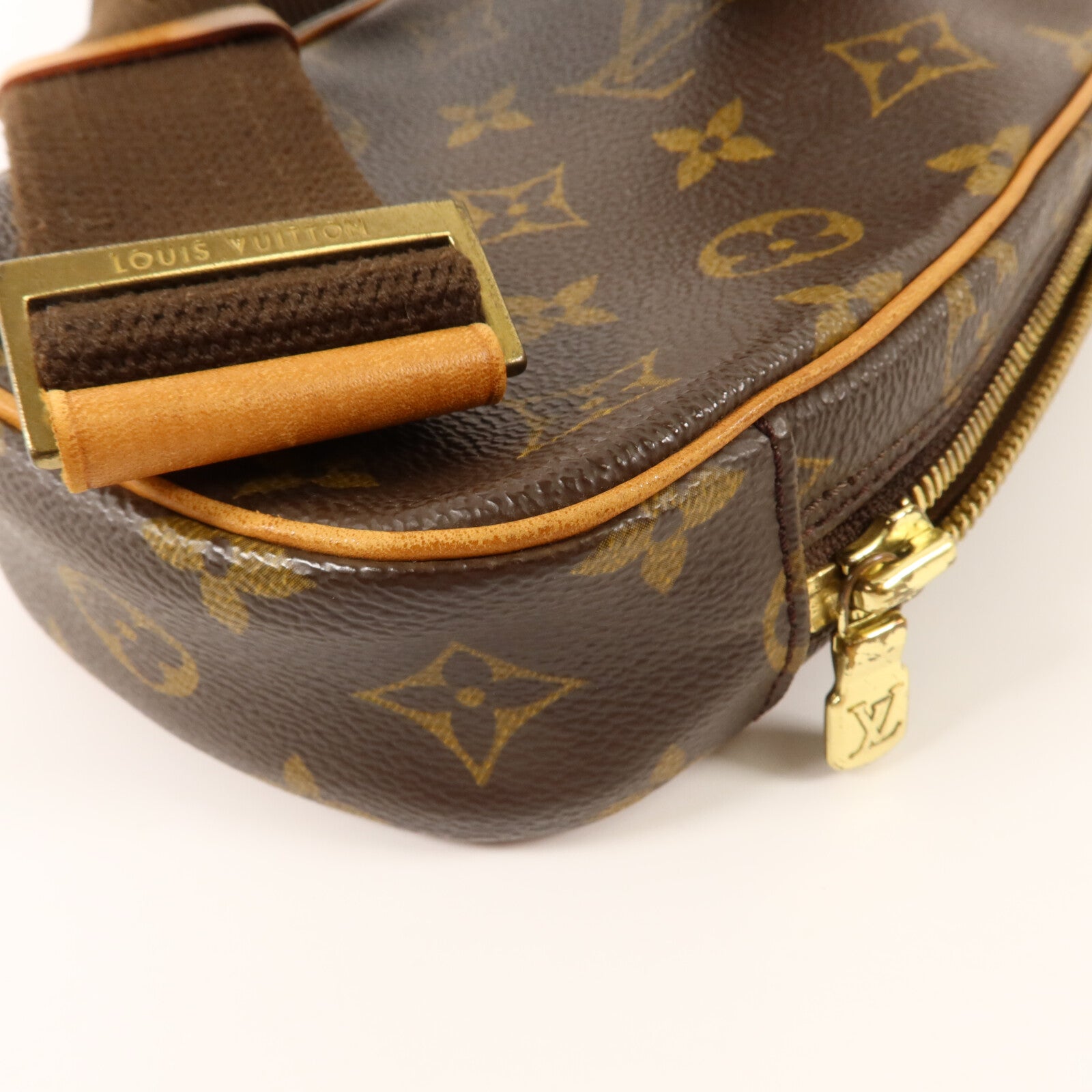 LOUIS VUITTON Monogram Pochette Gange金扣肩背袋