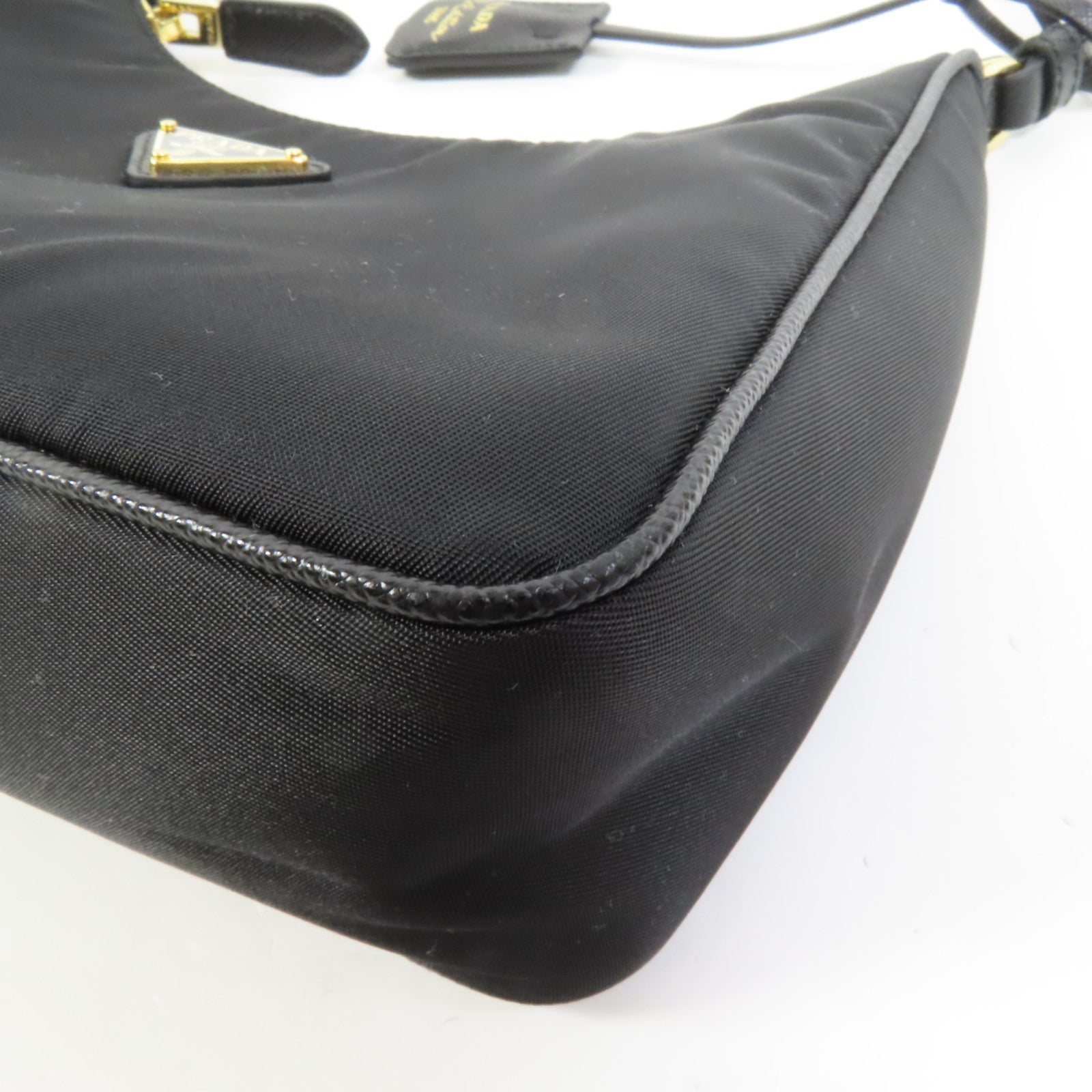 PRADA 尼龍Re-Edition 2005金扣手挽袋