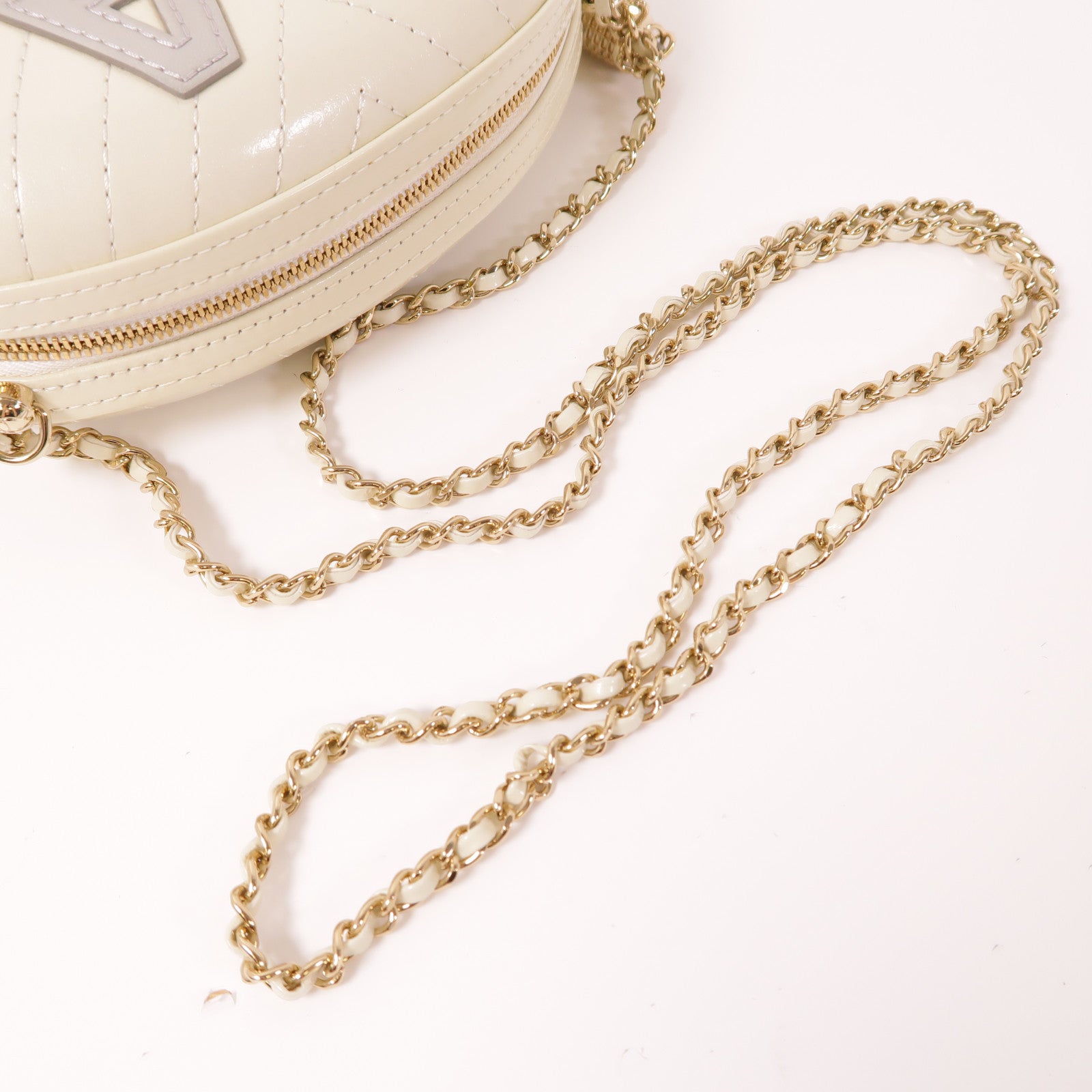 CHANEL 牛皮皮革LA PAUSA金扣鏈帶肩背袋