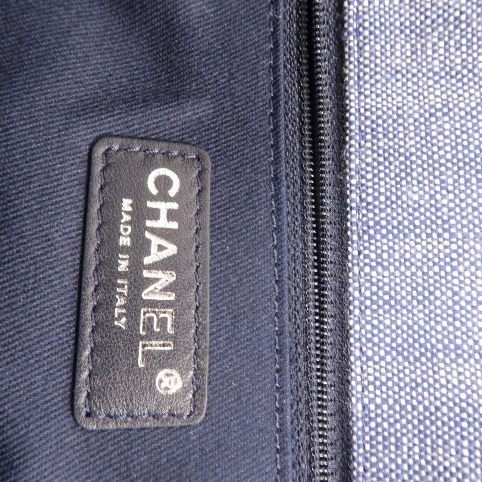 CHANEL Demin Airlines Buckle Messenger手挽肩背兩用袋