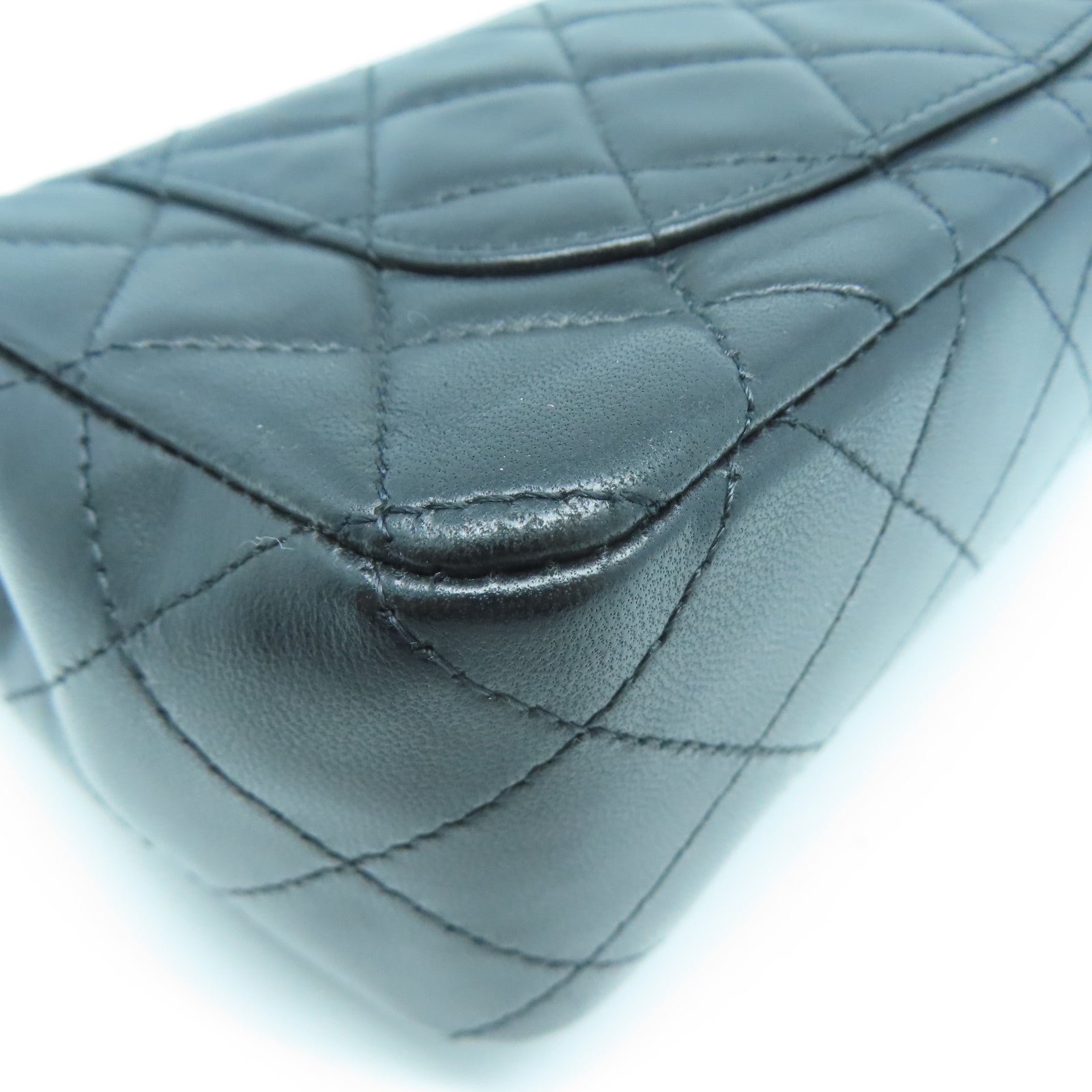 CHANEL 菱格皮革Mini Flap Bag銀扣鏈帶肩背袋黑色