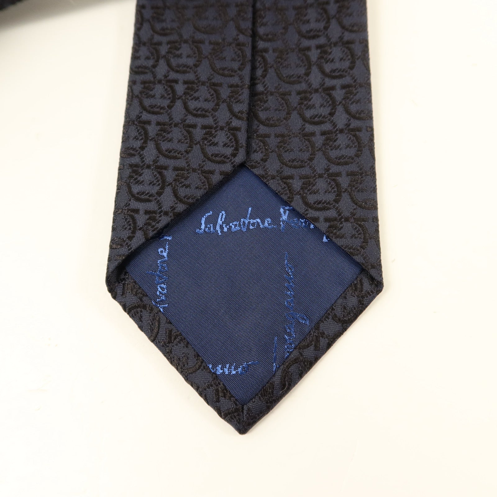 Salvatore Ferragamo 絲質Necktie領帶