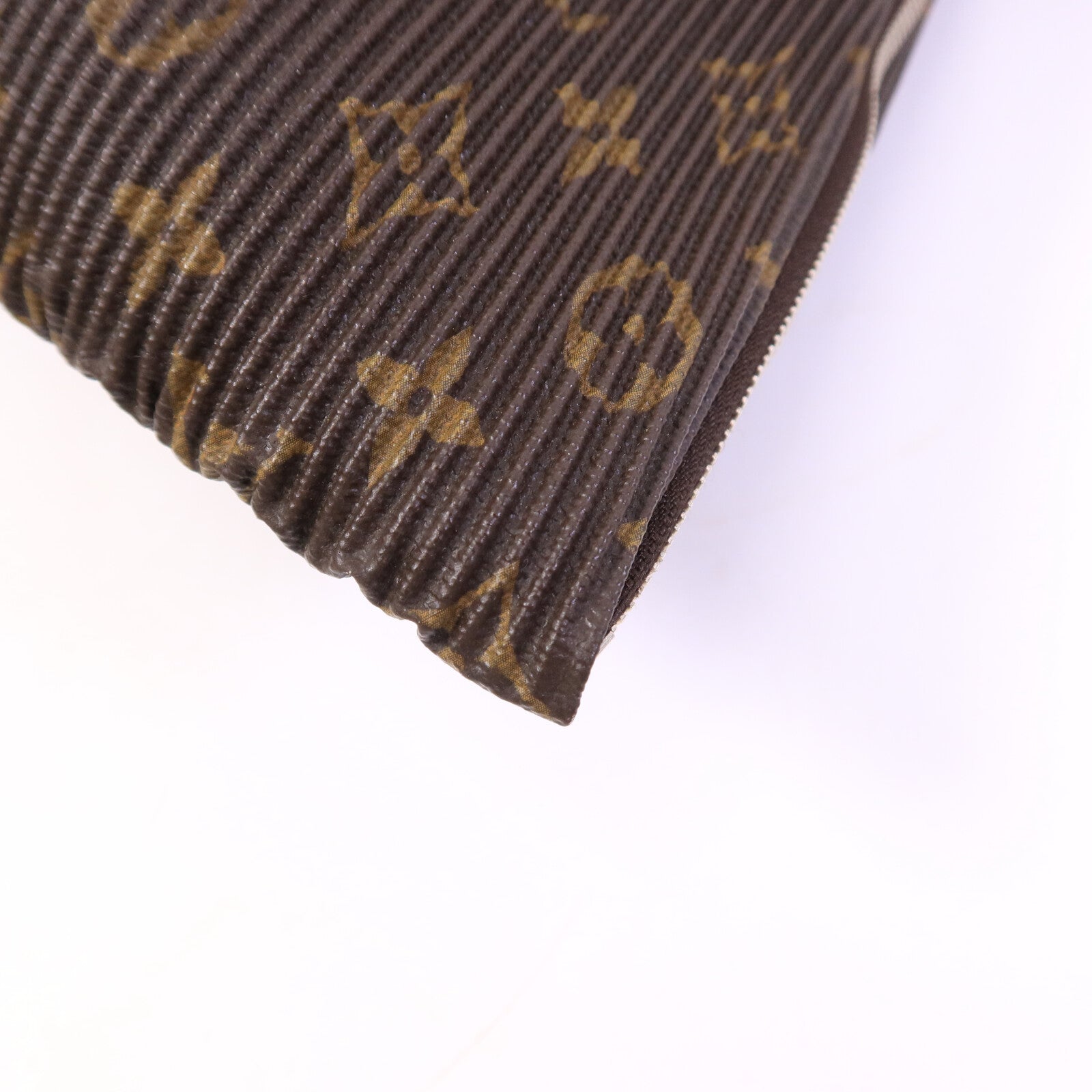 LOUIS VUITTON 塗層帆布Pleated Explorer肩背袋