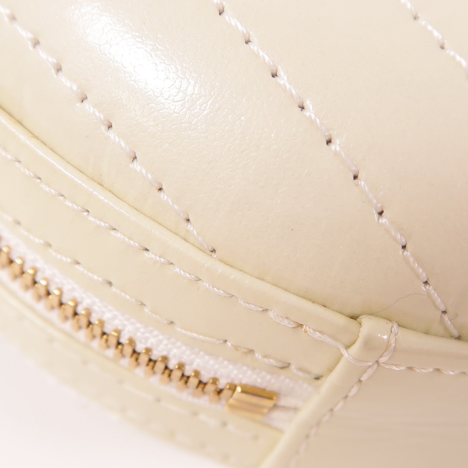 CHANEL 牛皮皮革LA PAUSA金扣鏈帶肩背袋