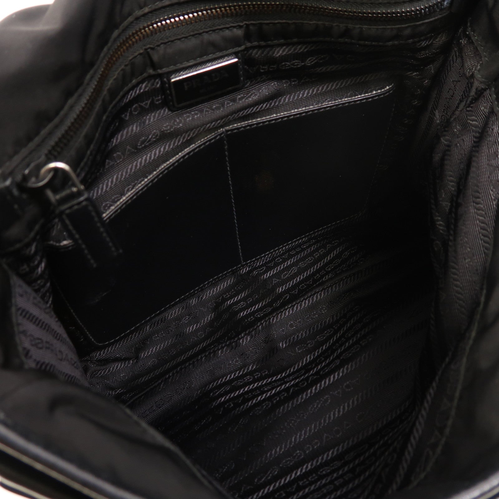 PRADA 尼龍Messenger Bag銀扣肩背袋