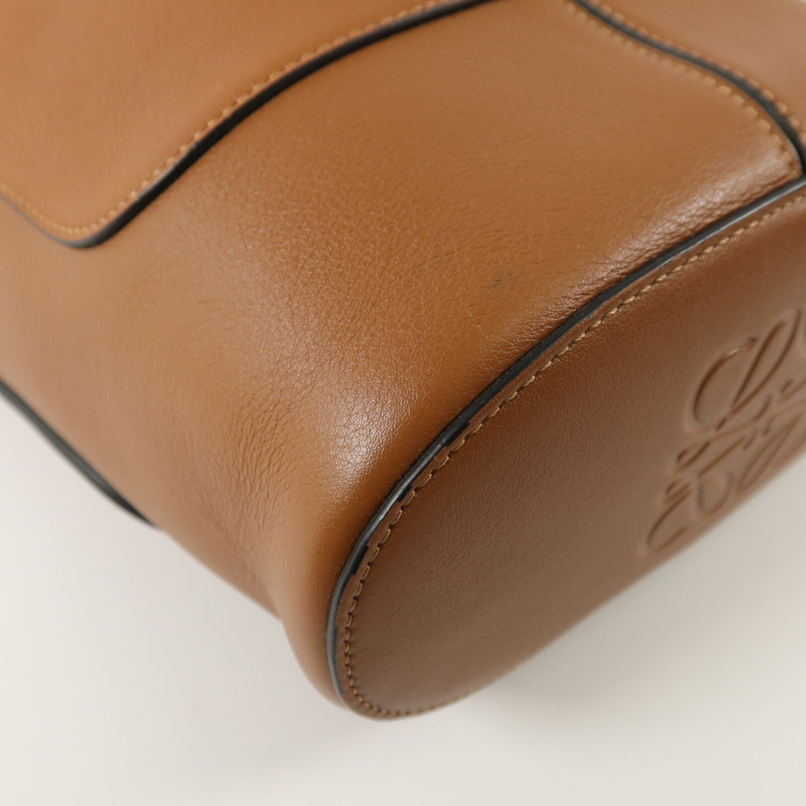 LOEWE 牛皮皮革Hobo Anagram Small肩背袋