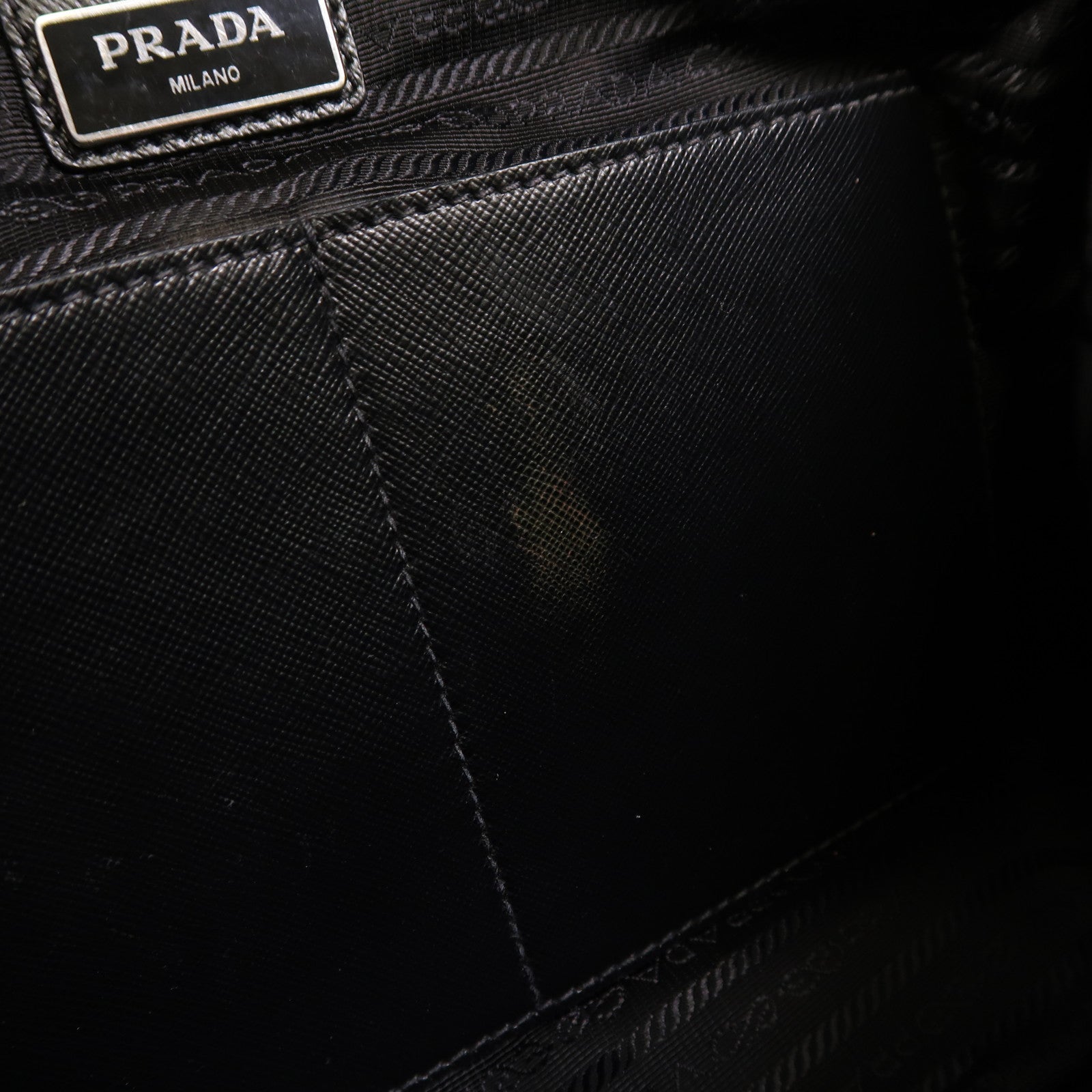 PRADA 尼龍Messenger Bag銀扣肩背袋