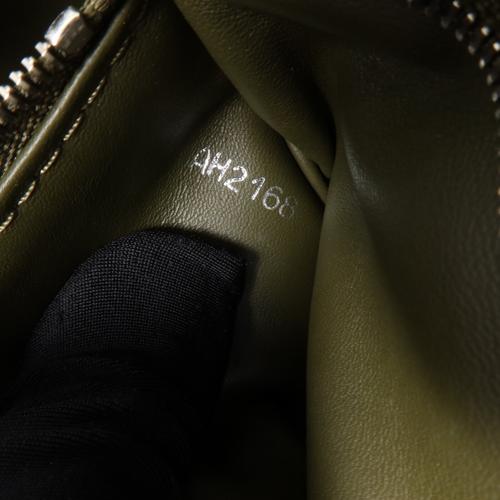 LOUIS VUITTON Taurillon/蛇皮皮革Capucines MM手挽肩背兩用袋