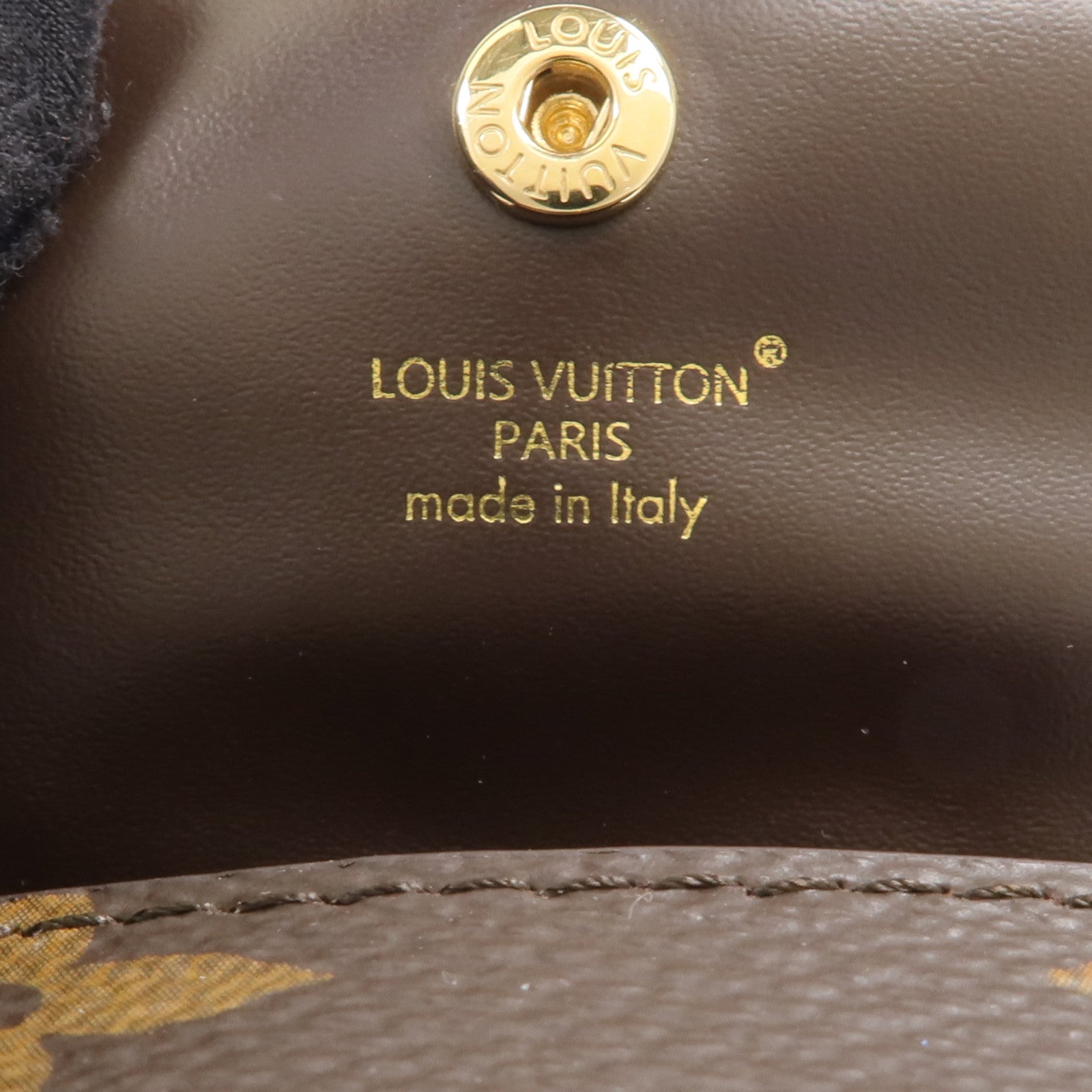 LOUIS VUITTON Monogram LV Cute Cat Pouch Earphone Case耳機套