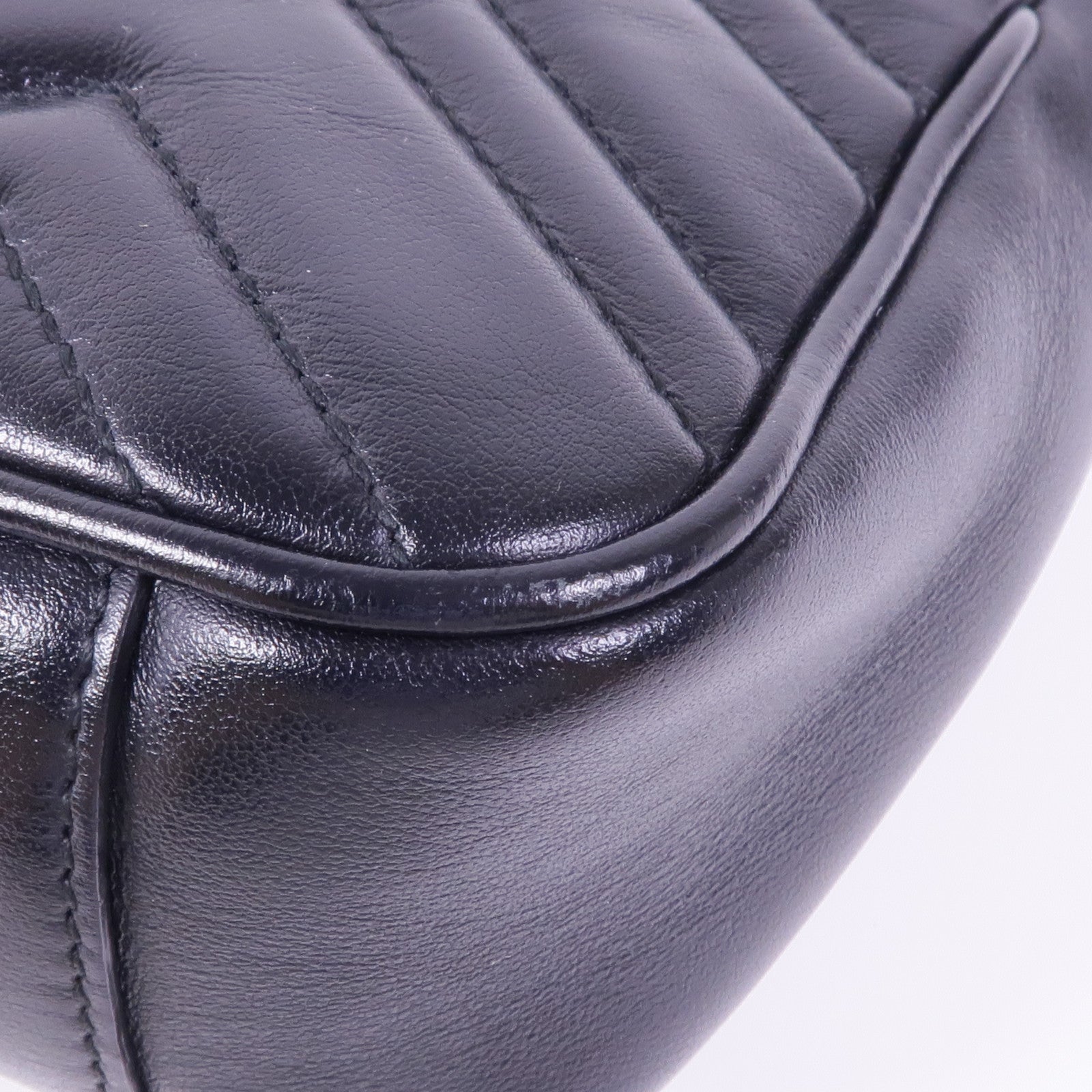 GUCCI 牛皮皮革GG Marmont金扣鏈帶肩背袋